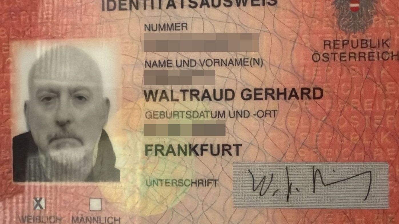 Der Identitätsausweis von Waltraud zeigt – der als Mann geborene Wiener ist jetzt weiblich.
