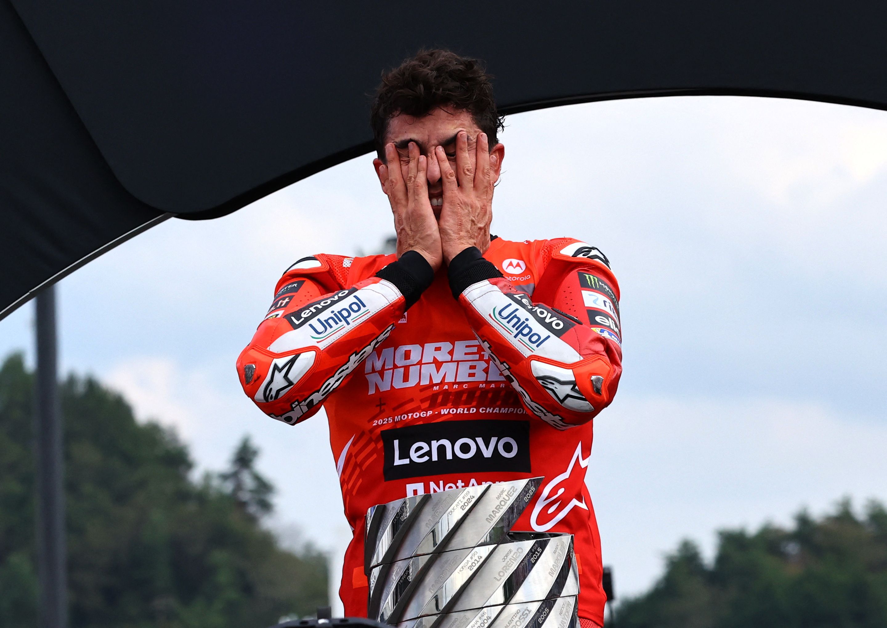 Marc Marquez brach sich eine Woche nach seinem Weltmeistertitel das Schlüsselbein.