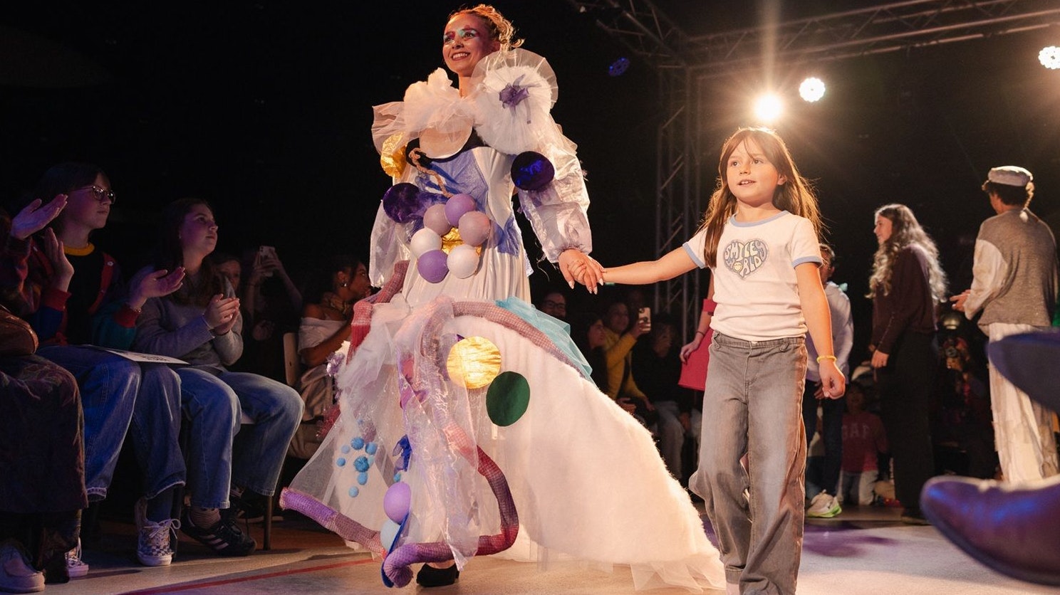 Heute.at - Bei Kids in Fashion werden Kinder zu Star-Designern