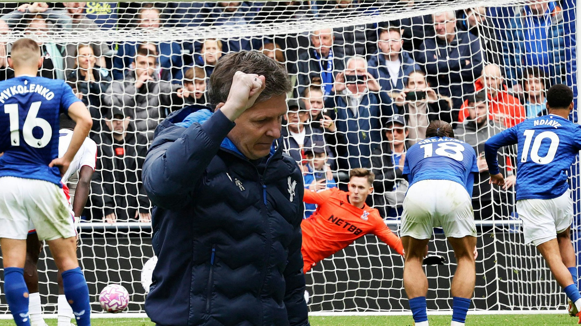 Oliver Glasner und Crystal Palace verlieren bei Everton.