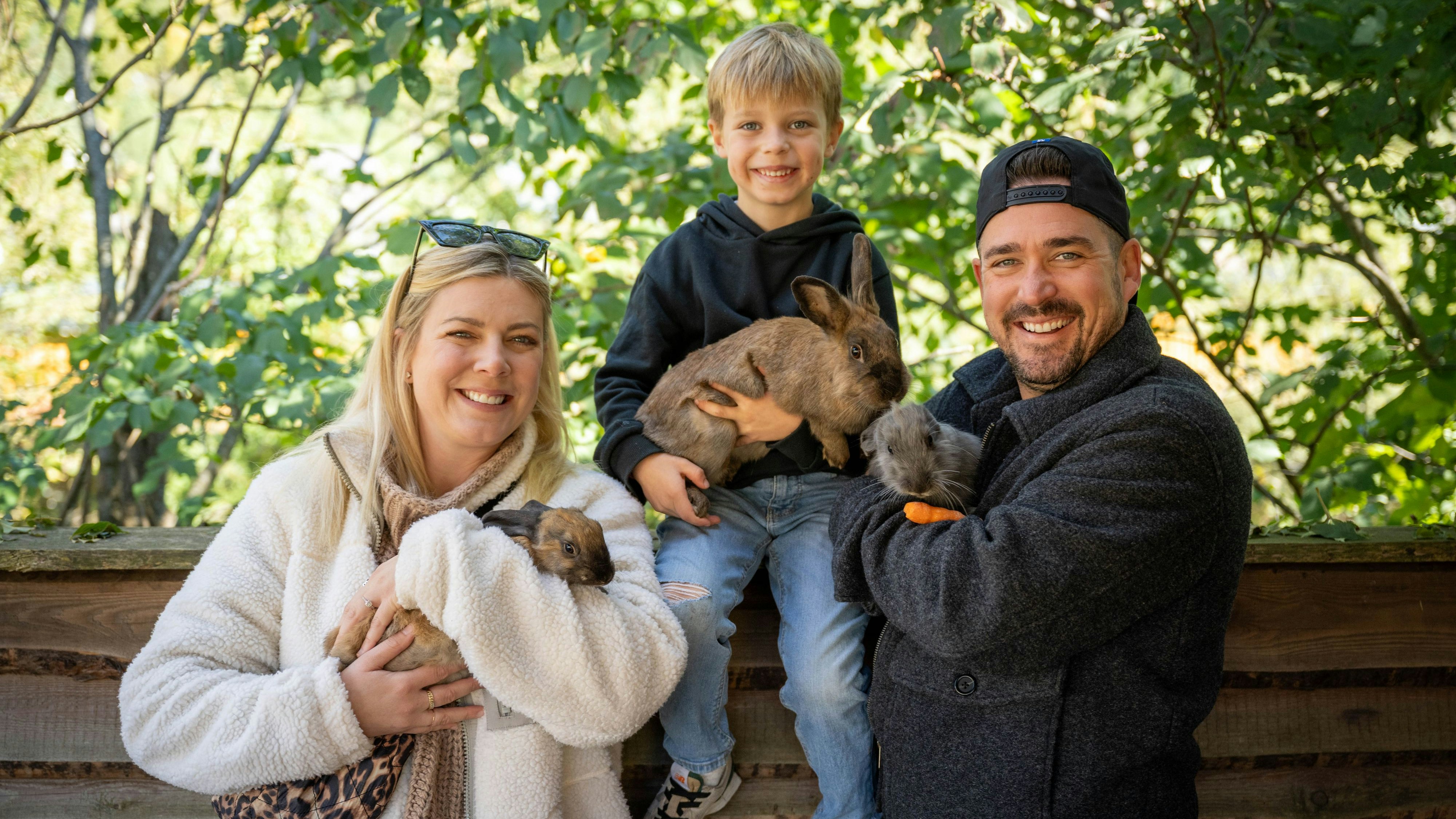 Heute.at - Andreas Moravec zwischen Tieren, Lagerfeuer und Antrag!