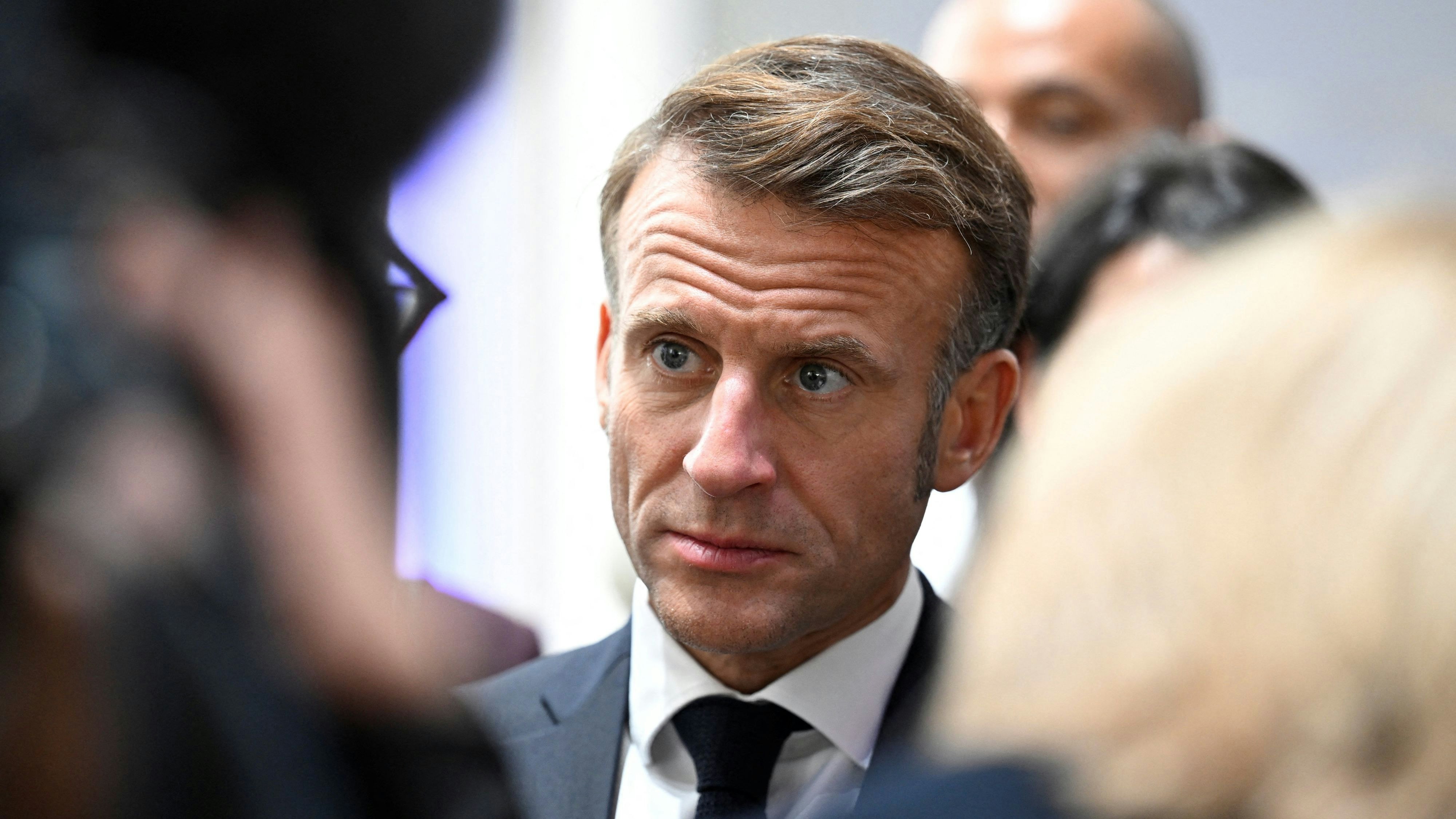 Heute.at - Opposition in Frankreich fordert Macrons Rücktritt