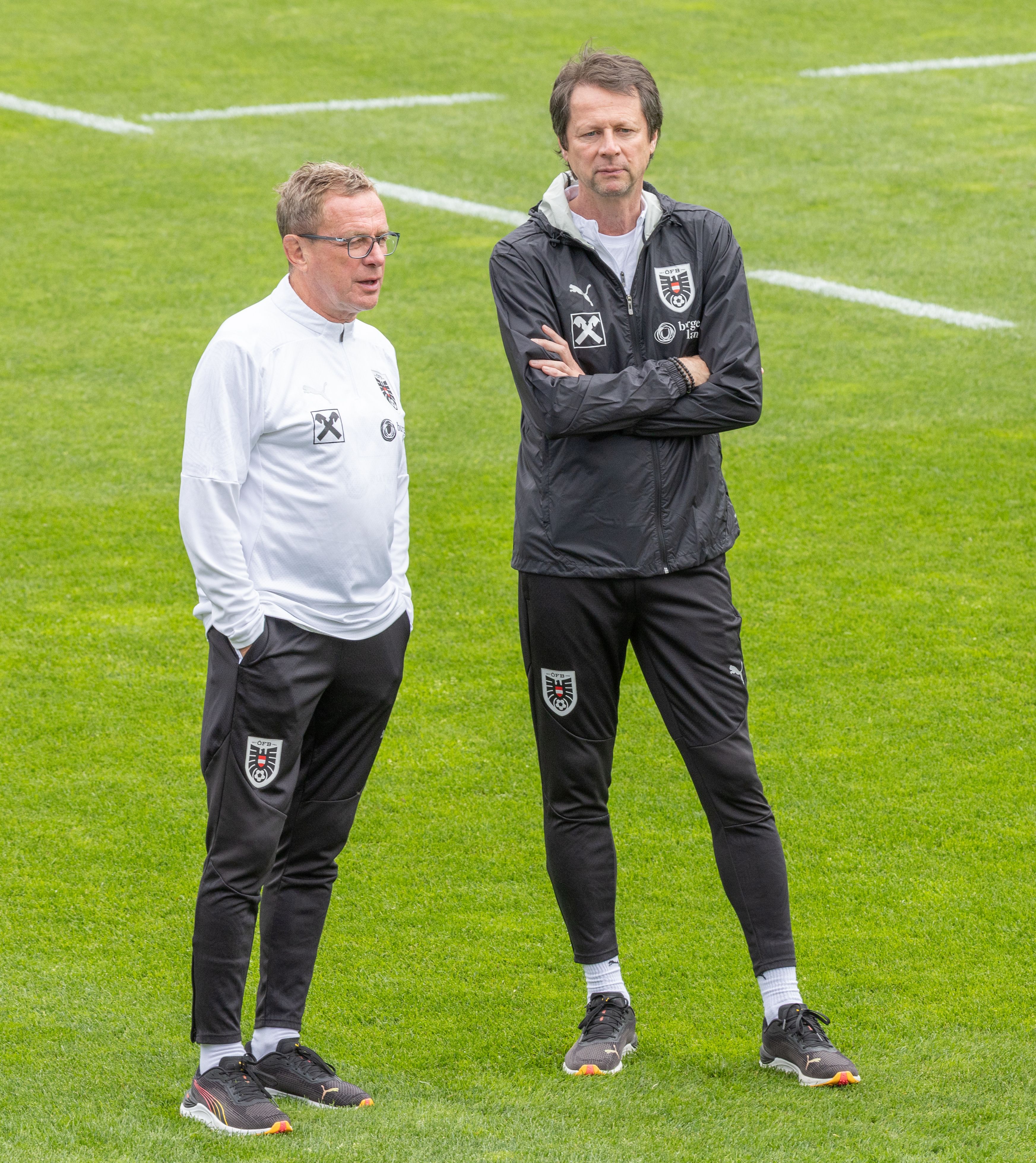 Peter Schöttel (r.) glaubt an weitere Jahre mit Ralf Rangnick.