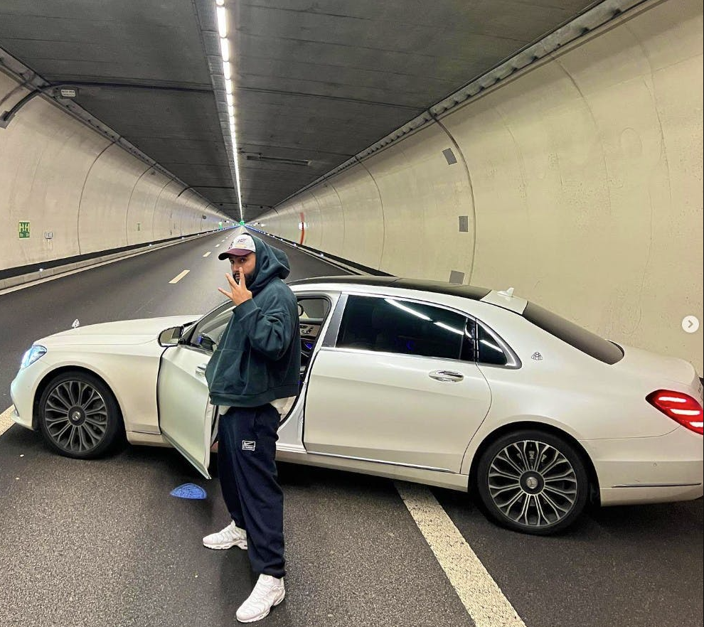 Der Deutschrapper Samra sorgte vor knapp zwei Jahren für Aufsehen, als er dieses (mittlerweile gelöschte) Bild postete.