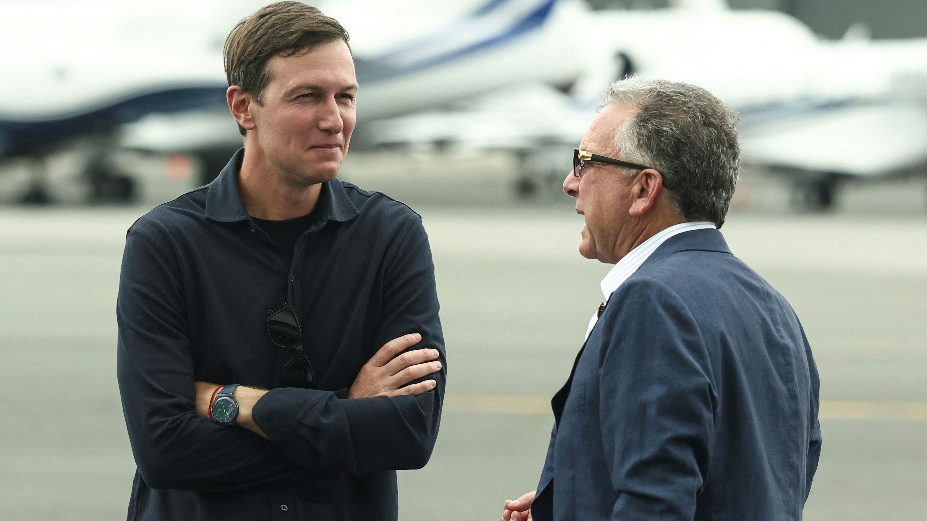 Die US-Chefverhandler, Trumps Schwiegersohn Jared Kushner (l.) und Steve Witkoff treffen erst später in dieser Woche in Ägypten ein (Archivbild)