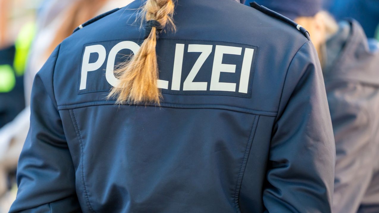Heute.at - Dumme Bitch – Rauswurf nach Lästerei bei Polizei