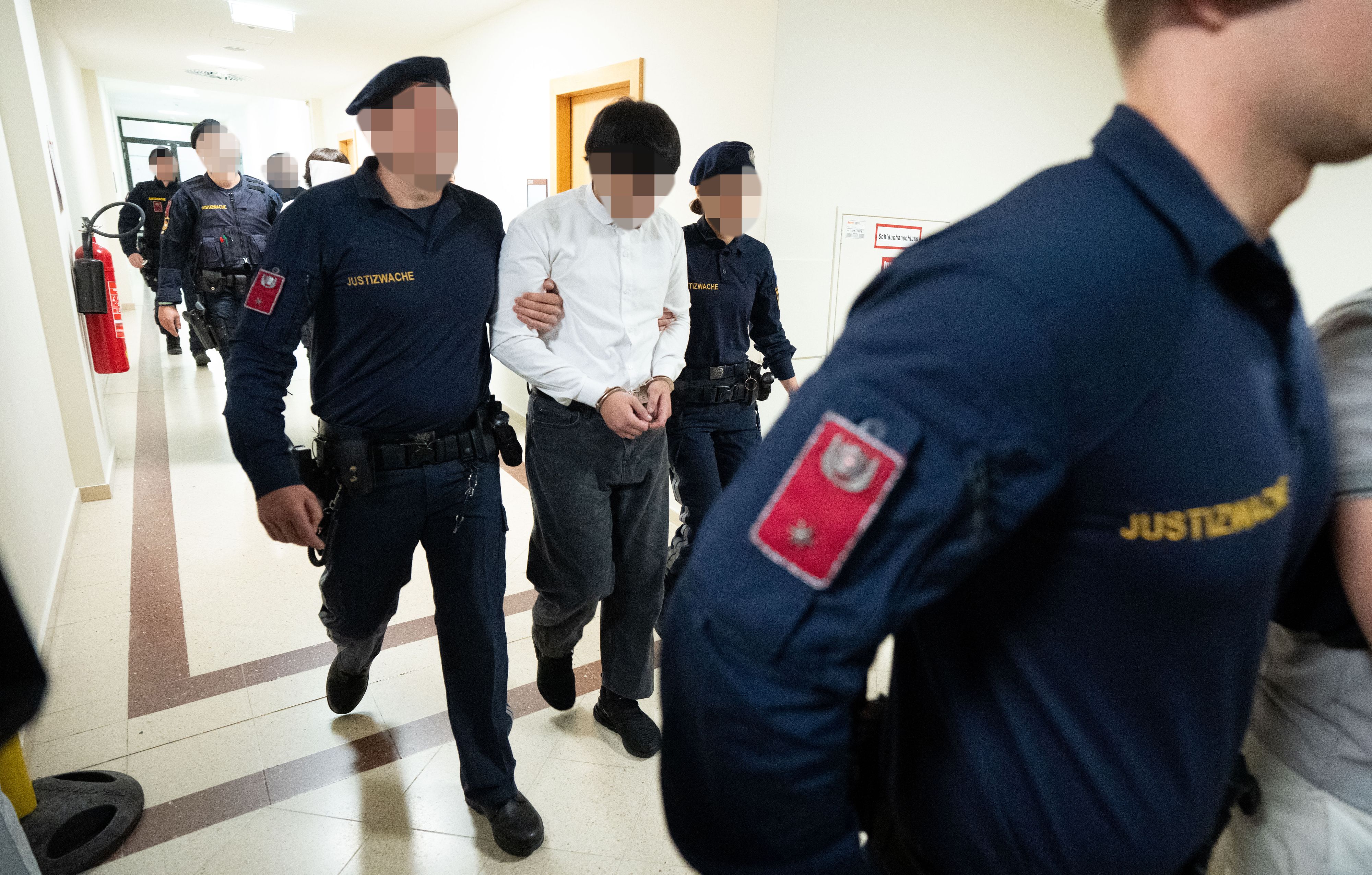 Jugendliche Angeklagte am Wiener Landl.