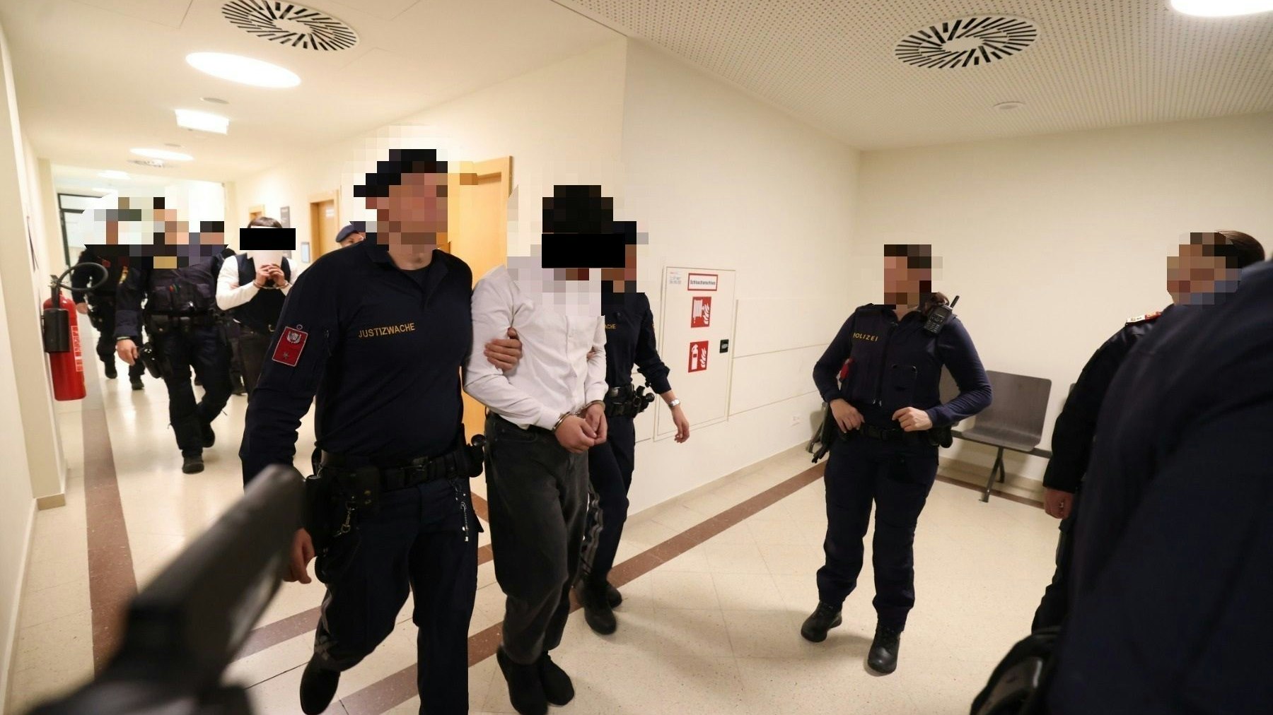 Heute.at - Wohnung von Lehrerin brannte – Liesing-Bande vor Urteil