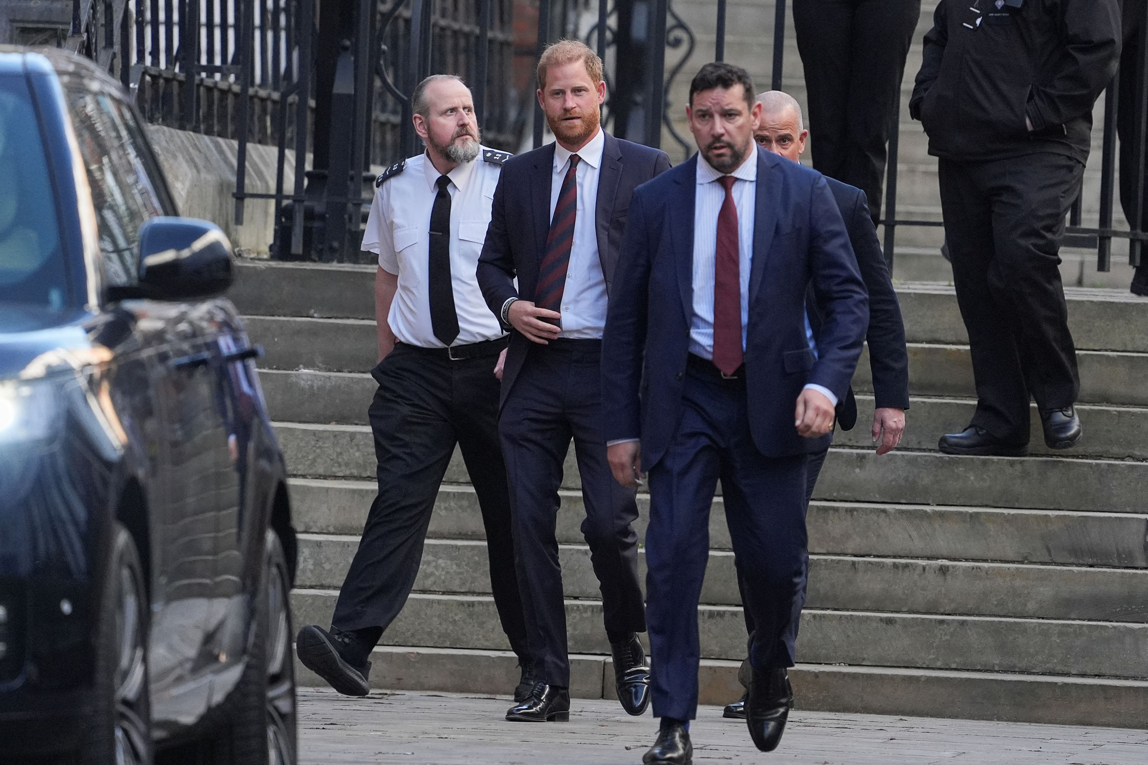 Ohne Polizeischutz wird jeder Schritt von Prinz Harry in Großbritannien zum Risiko. Nun hatte er eine alarmierende Begegnung.