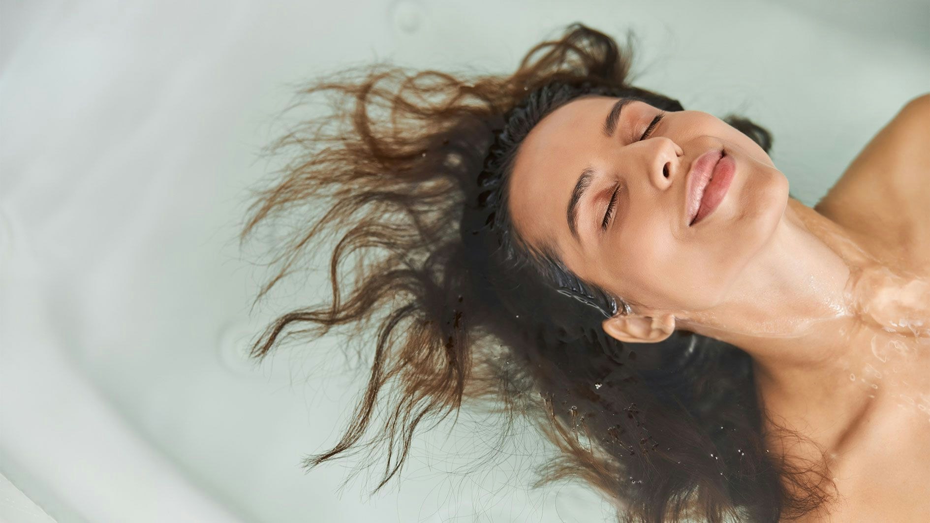 Heute.at - Warum Haarewaschen in der Wanne keine gute Idee ist