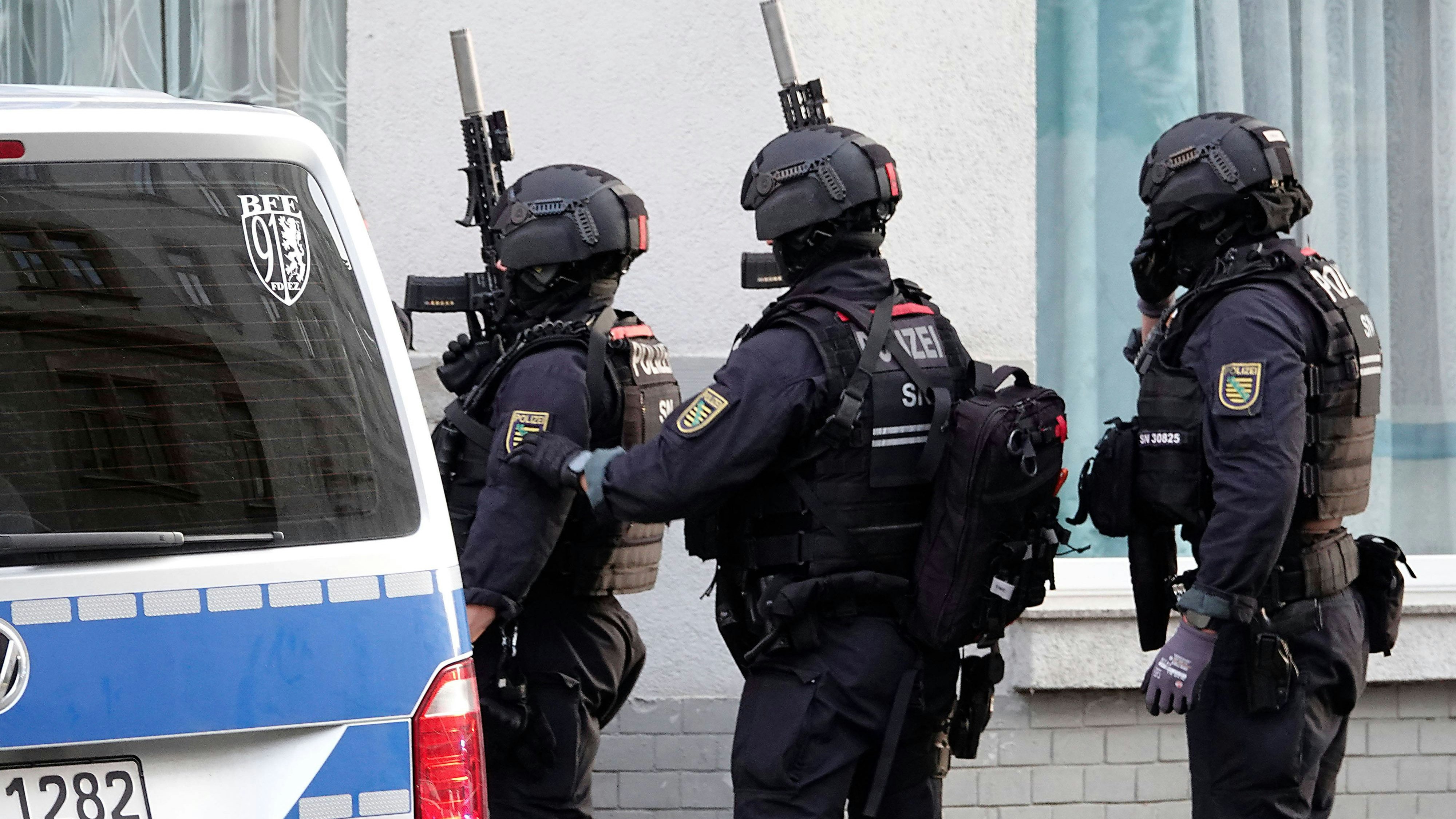 Heute.at - Nach Schüssen aus Fenster – Frau (46) festgenommen