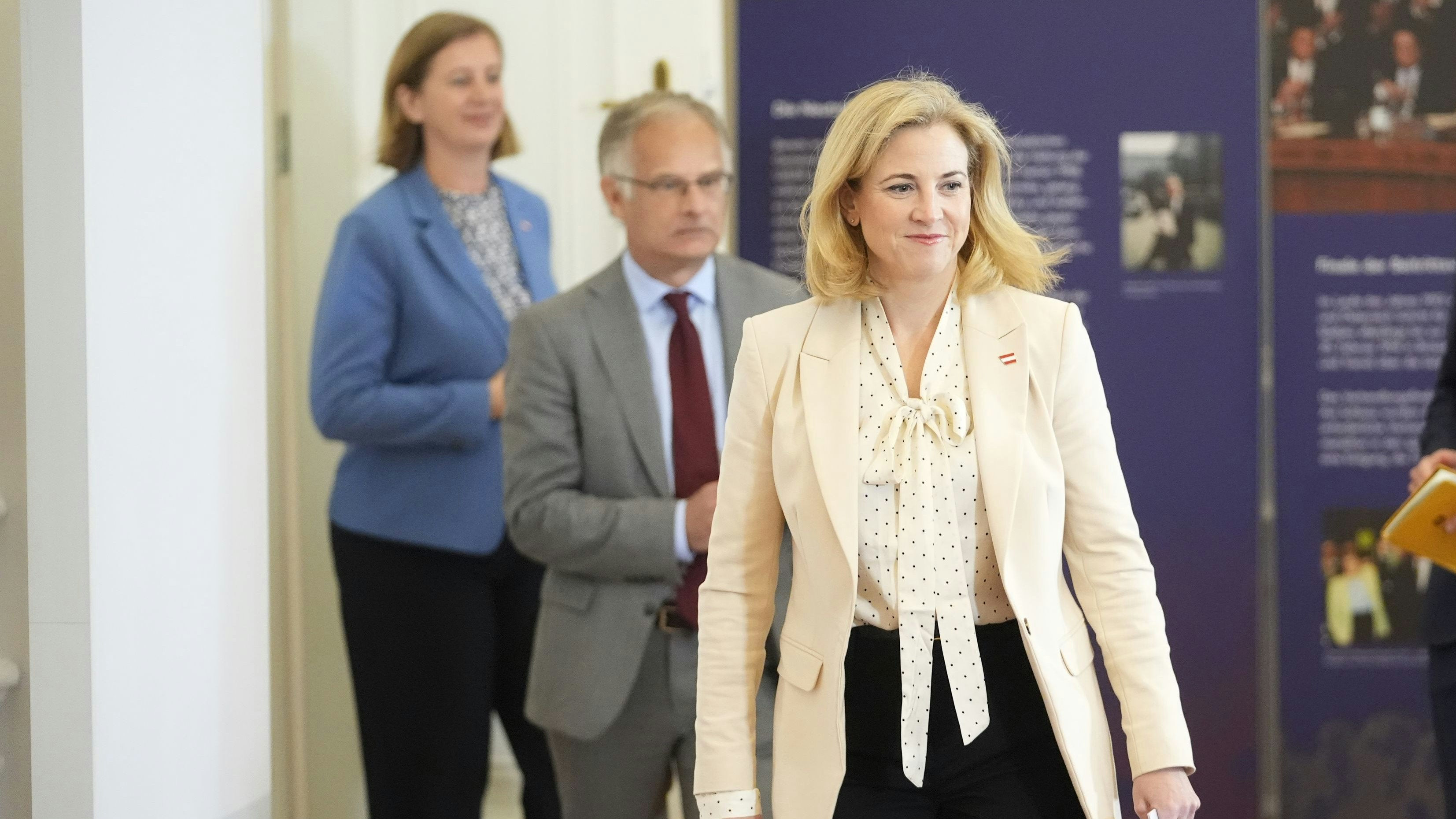 Heute.at - Gegenwind wird schwächer, Menschen spüren Zuversicht