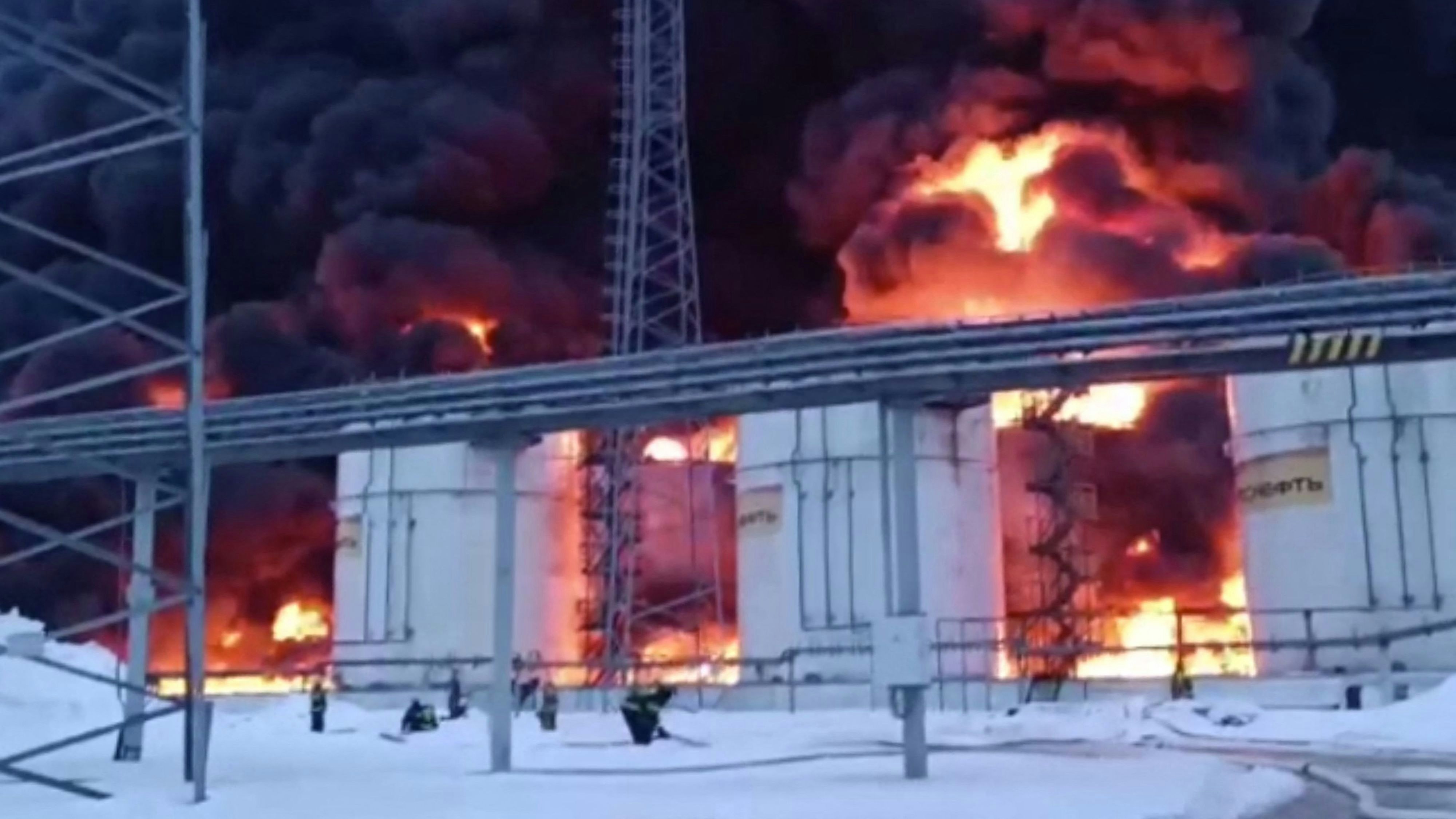 Heute.at - Ukrainische Angriffe treffen Putins Öl-Industrie hart