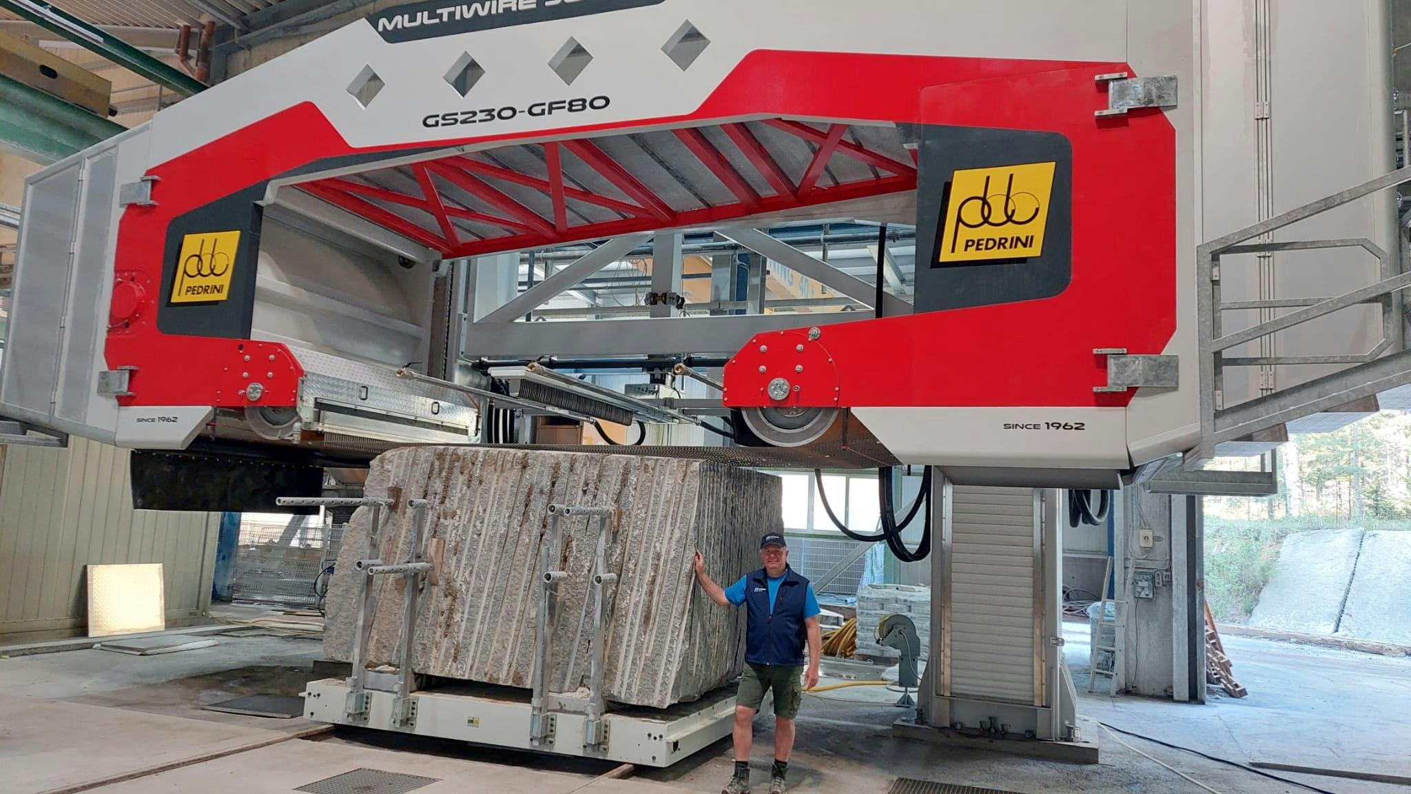 Heute.at - Rudolf Kammerer beißt nicht auf Granit, er sägt Steine