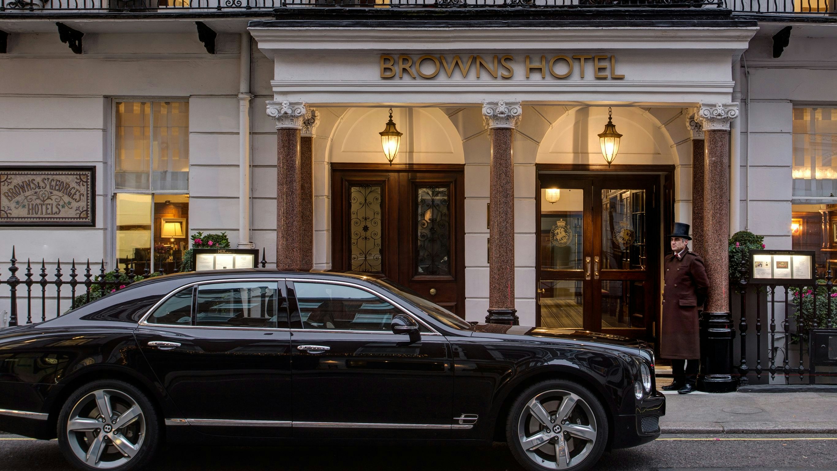 Einzigartige Reiseerlebnisse, Erste Klasse-Flüge, Hotelsuiten – der Luxustourismus boomt