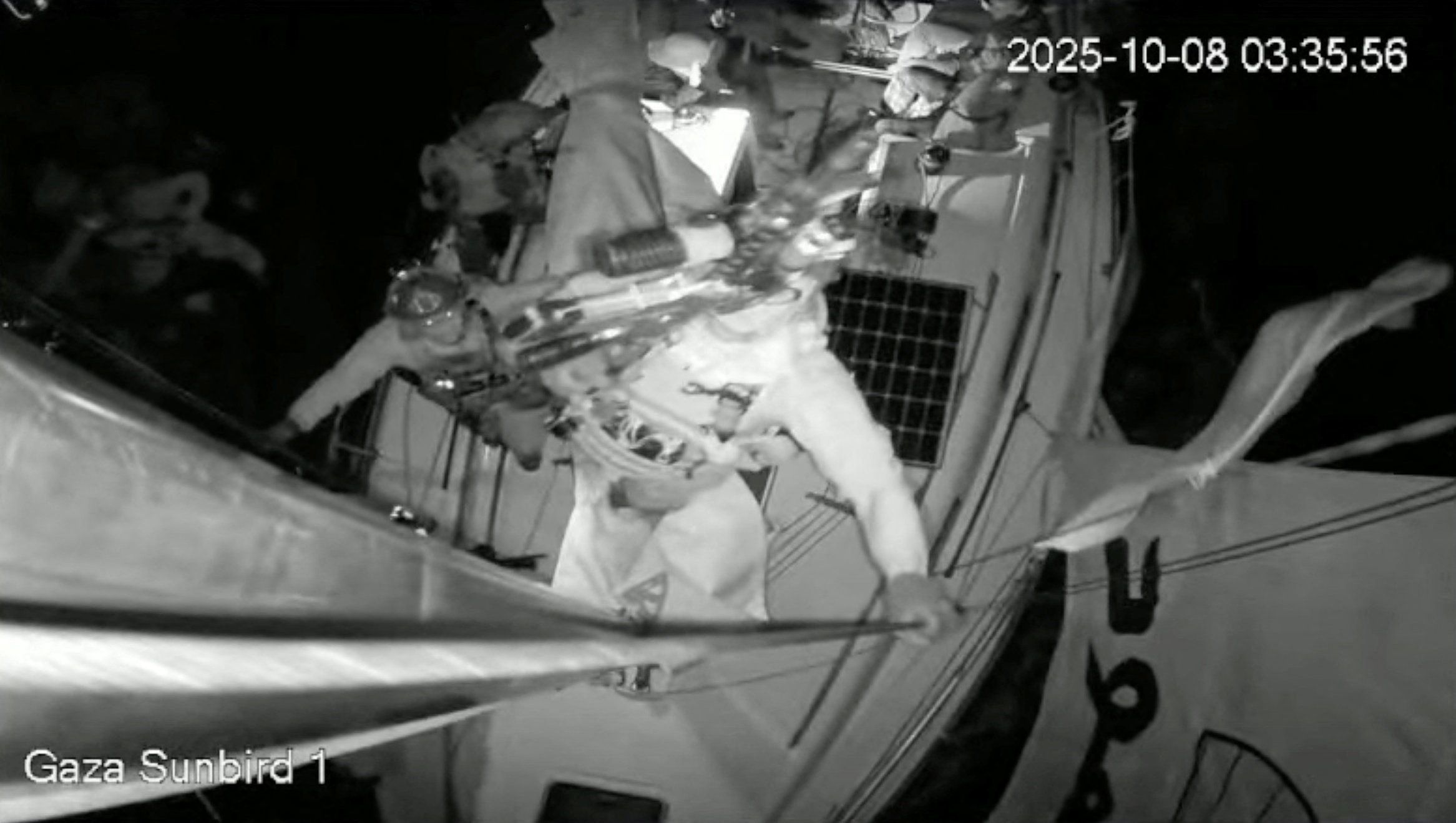 Die Schiffe und ihre Passagiere werden in einen israelischen Hafen gebracht und sollen rasch abgeschoben werden.