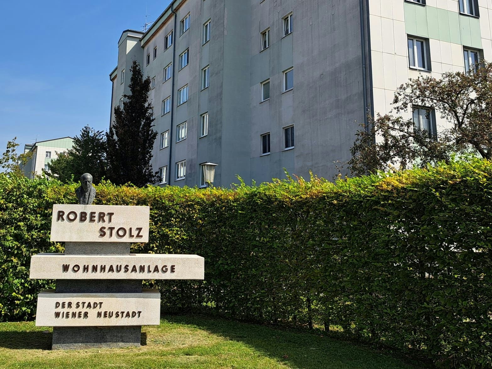 Robert-Solz-Wohnhausanlage in Wr. Neustadt steht auch zum Verkauf.