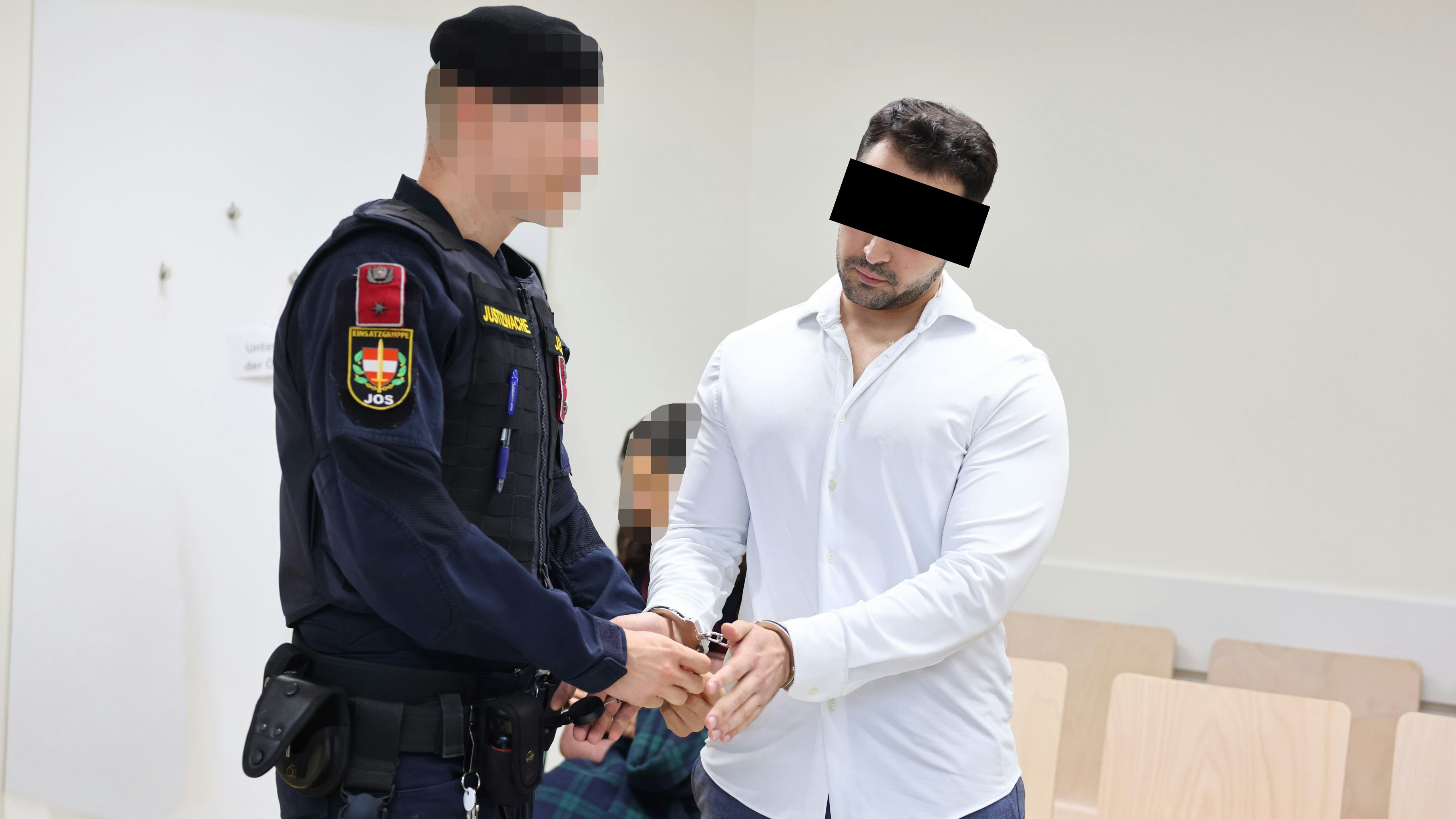 Heute.at - Tausende Euro weg! Love-Scammer zockt gehörlose Frau ab