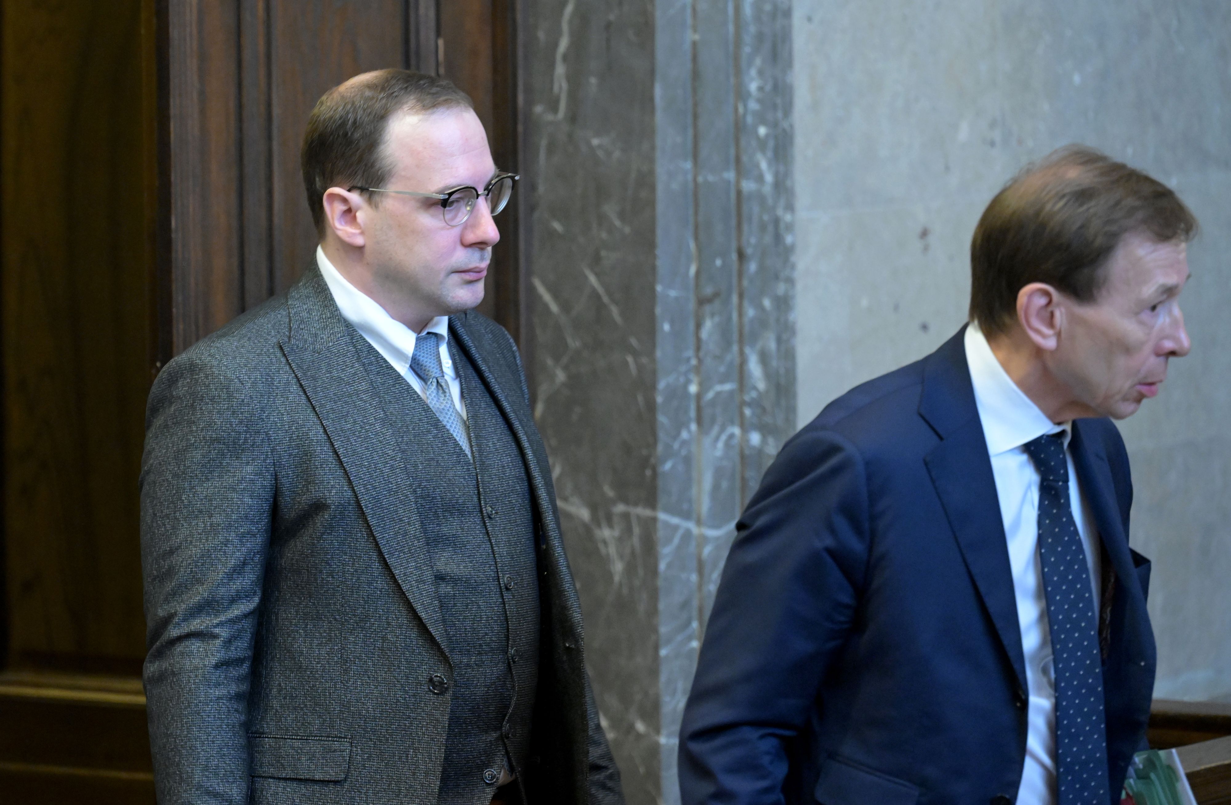 Florian Teichtmeister und sein Anwalt Rudolf Mayer.