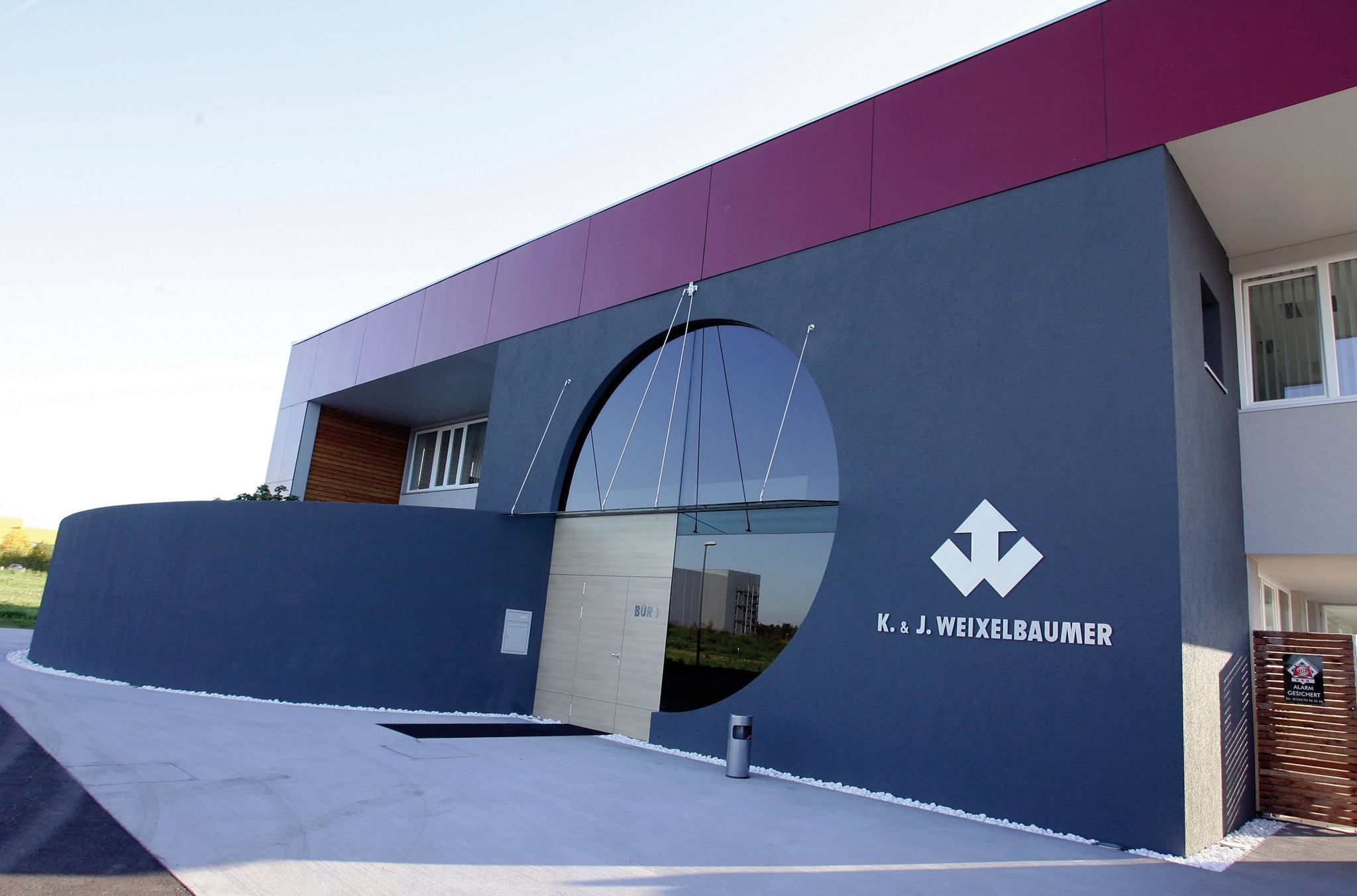 Eine große Welser Baufirma ist pleite, die Schulden sind enorm.