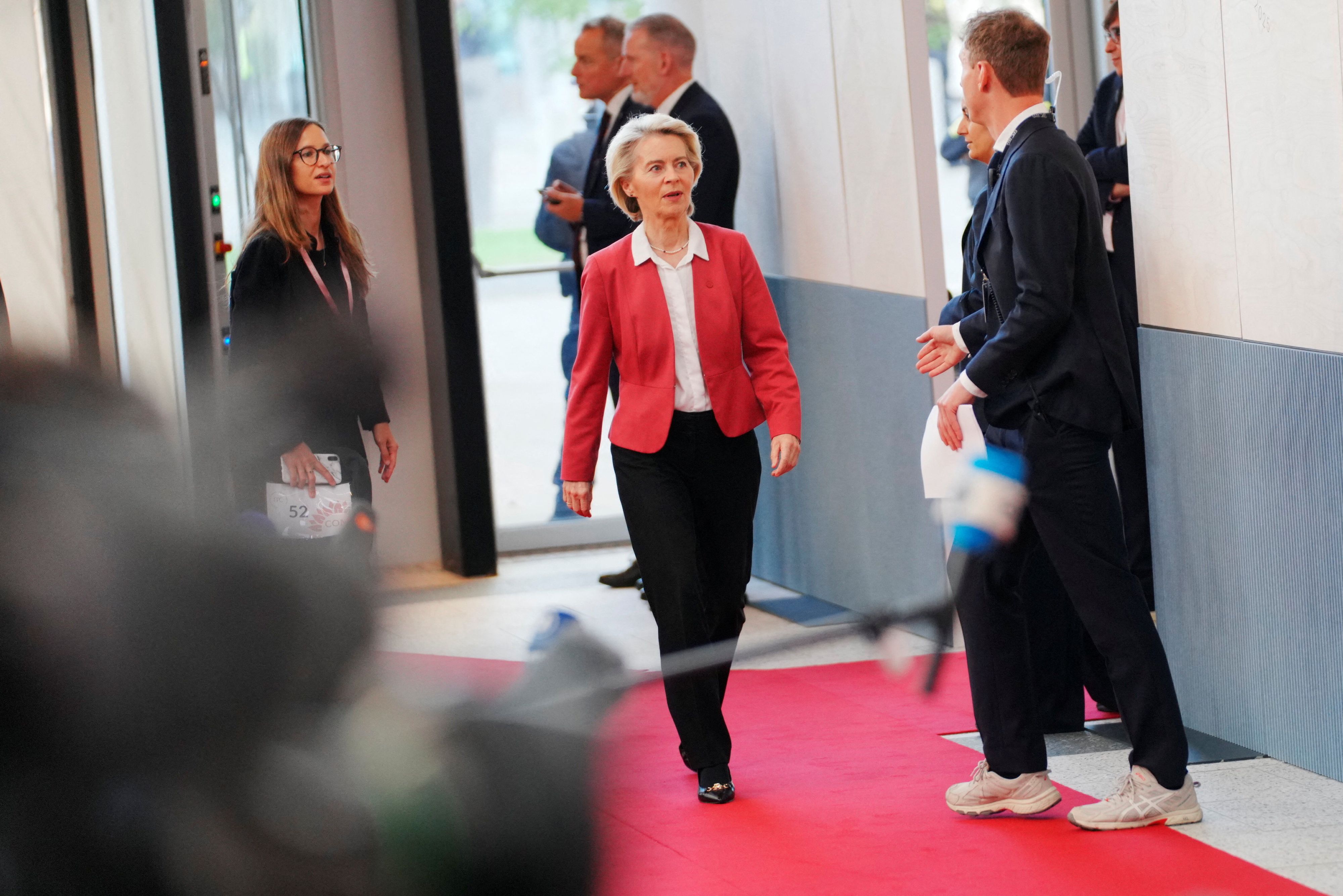 Das EU-Parlament lehnte die Misstrauensanträge gegen von der Leyen ab.