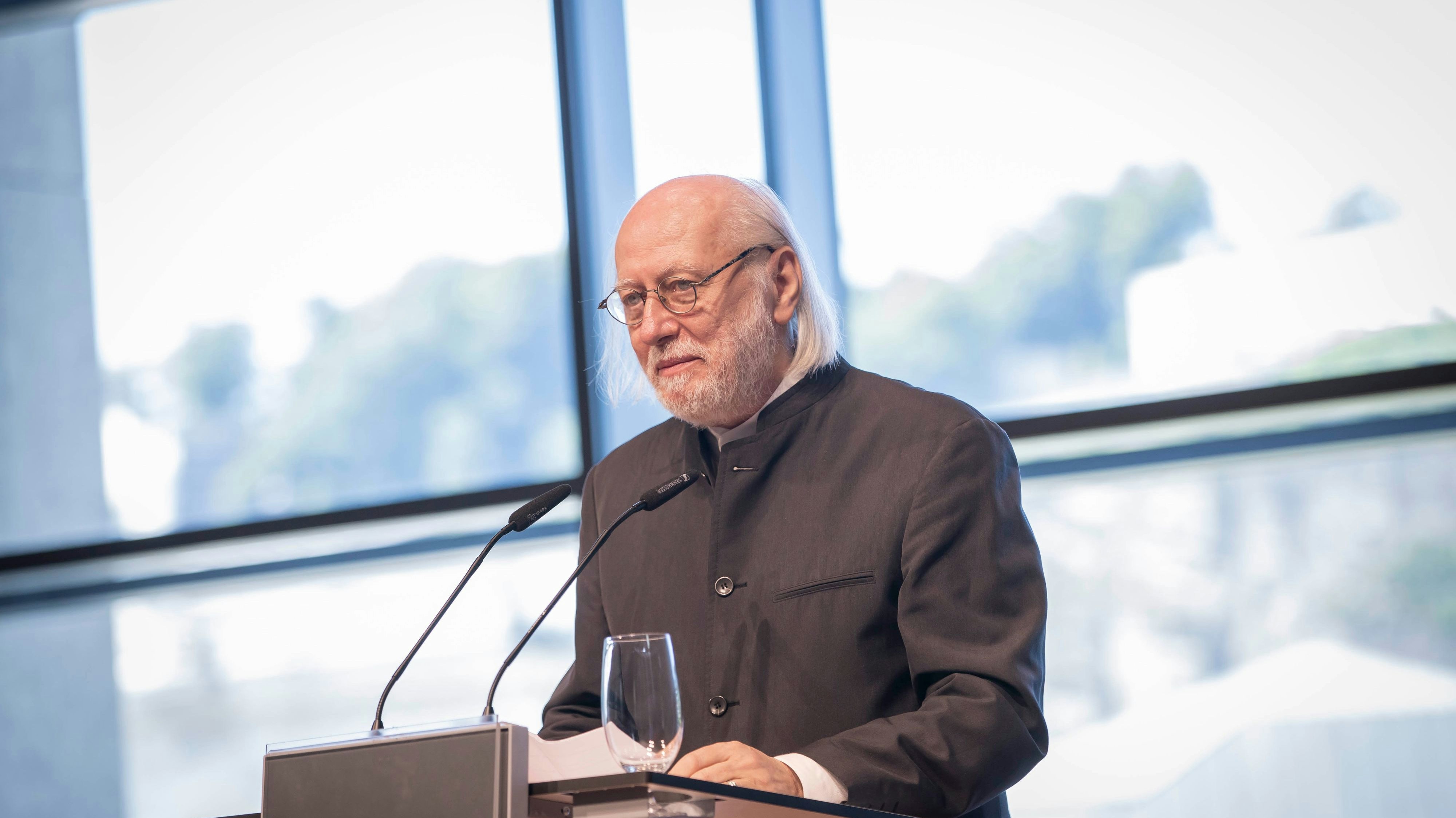 Heute.at - Literaturnobelpreis geht nach Ungarn