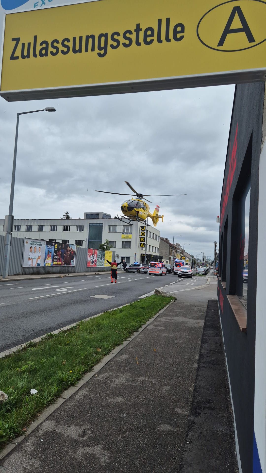 Rettungseinsatz nach schwerem Unfall in Meidling.