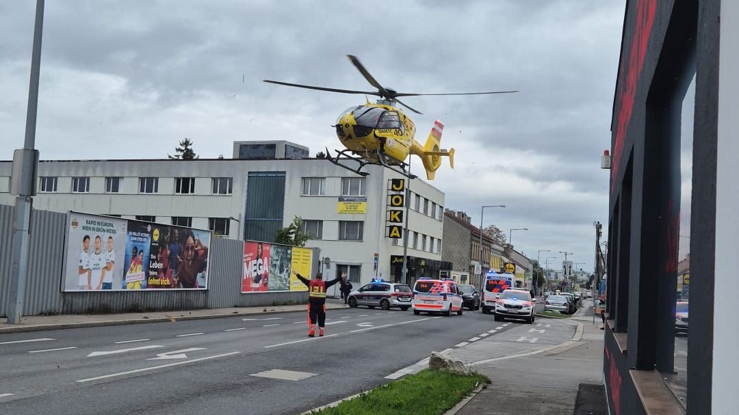 Heute.at - Auto erfasst Radfahrer – Wiener schwebt in Lebensgefahr