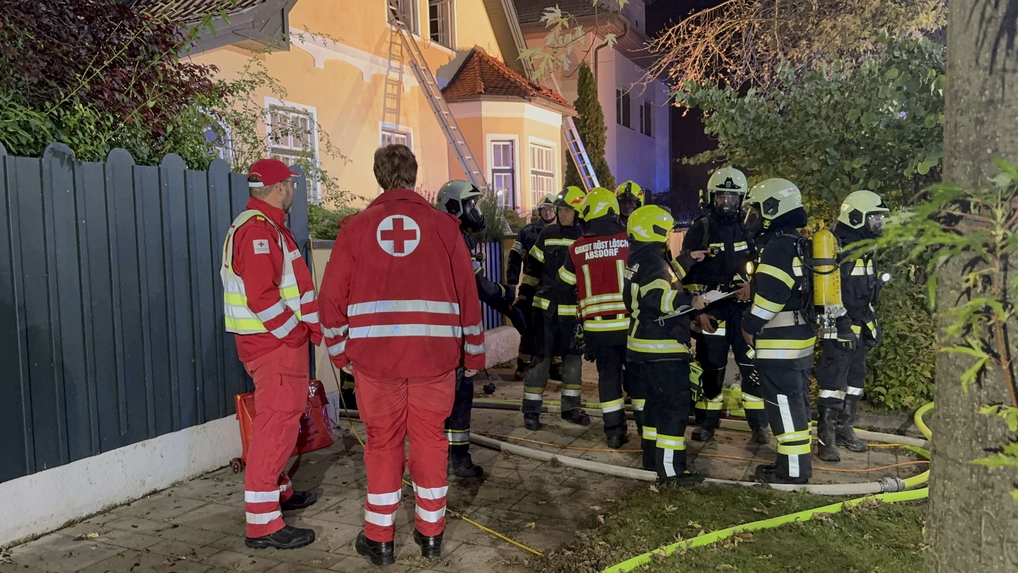Die Einsatzkräfte waren rasch vor Ort, konnten das Leben der Frau aber nicht mehr retten.