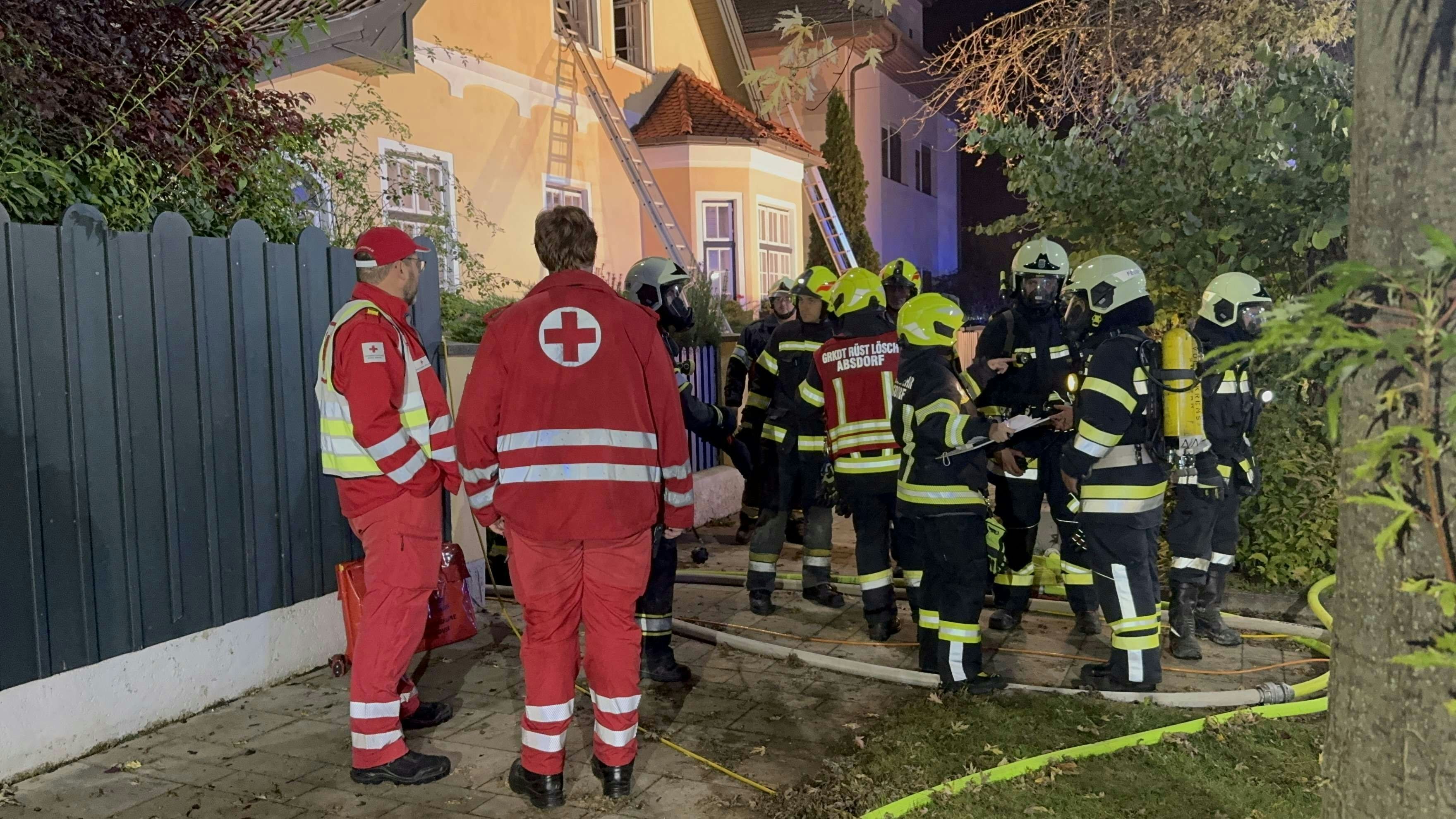 Heute.at - Wohnhausbrand in der Nacht in Absdorf – eine Tote
