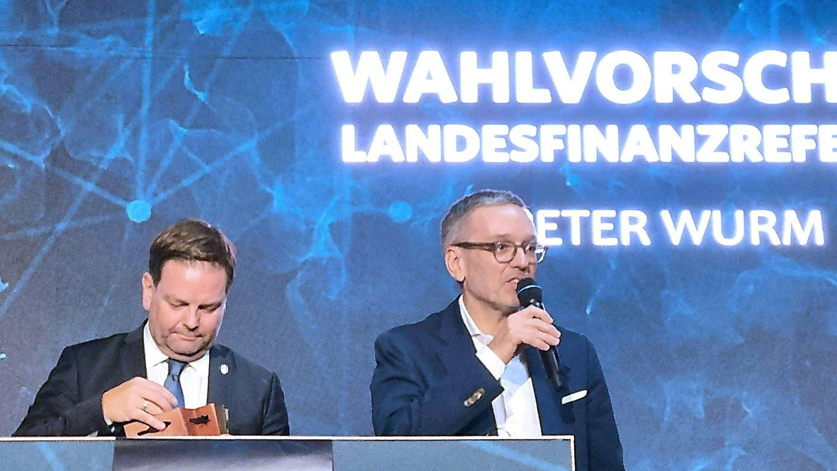 Heute.at - Tiroler FPÖ-Chef Abwerzger mit 98 Prozent wiedergewählt