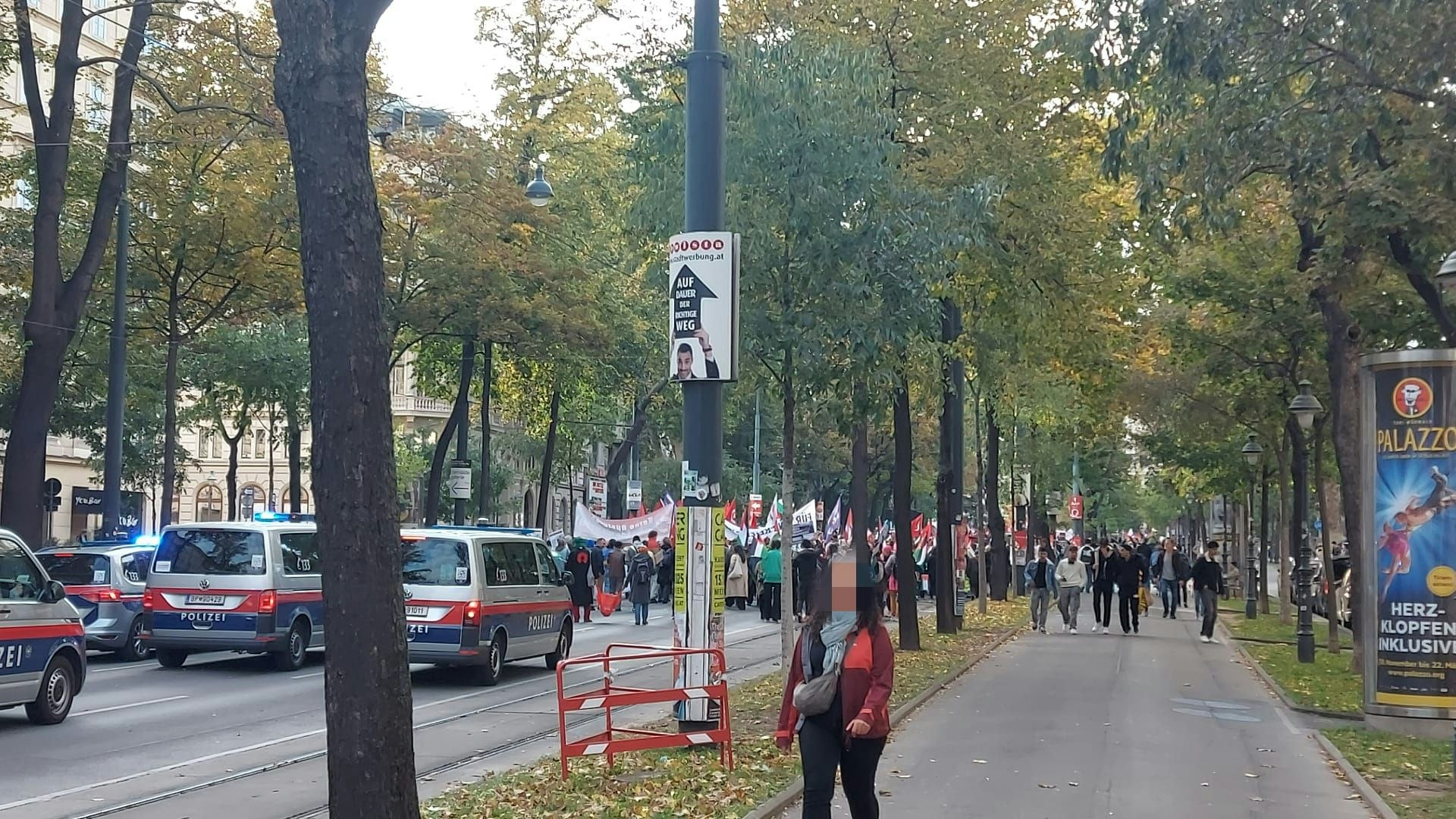 Heute.at - Gaza-Demo am Ring legt City-Verkehr in Wien lahm