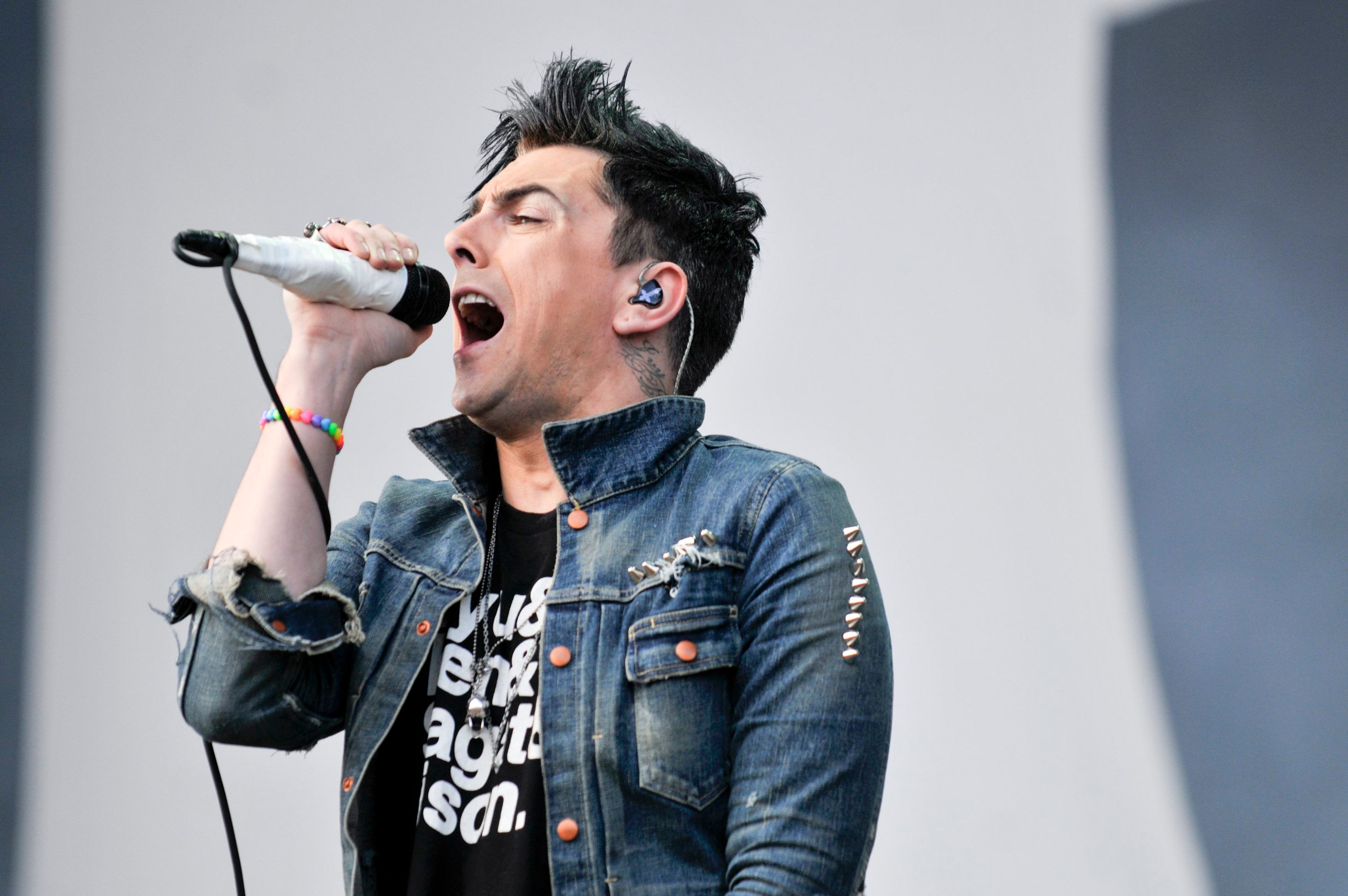 Ian Watkins gestand sexuellen Missbrauch an Kindern, einschließlich der Vergewaltigung eines Babys.