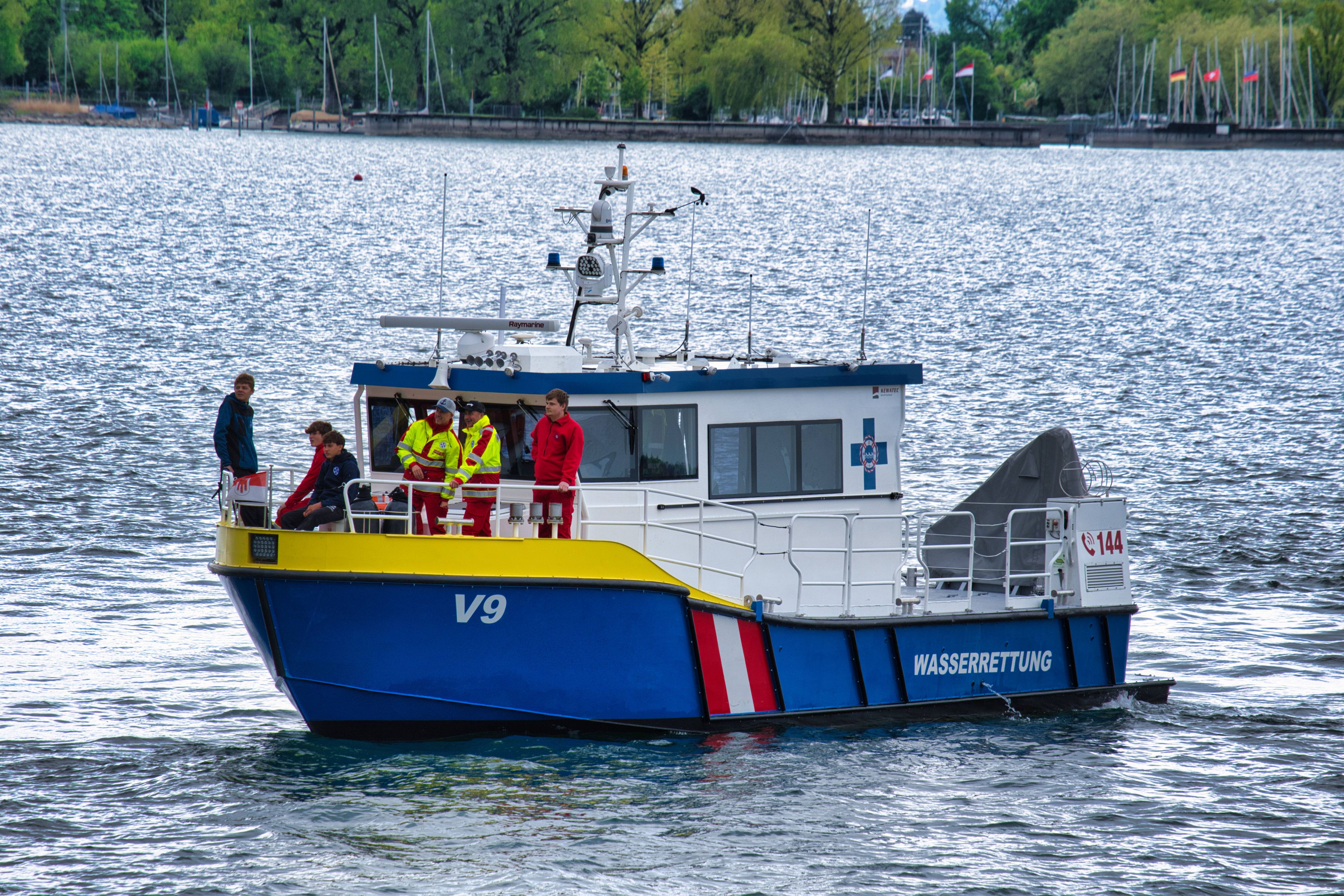 Die beiden Taucher wurden in Krankenhäuser gebracht. Symbolbild.