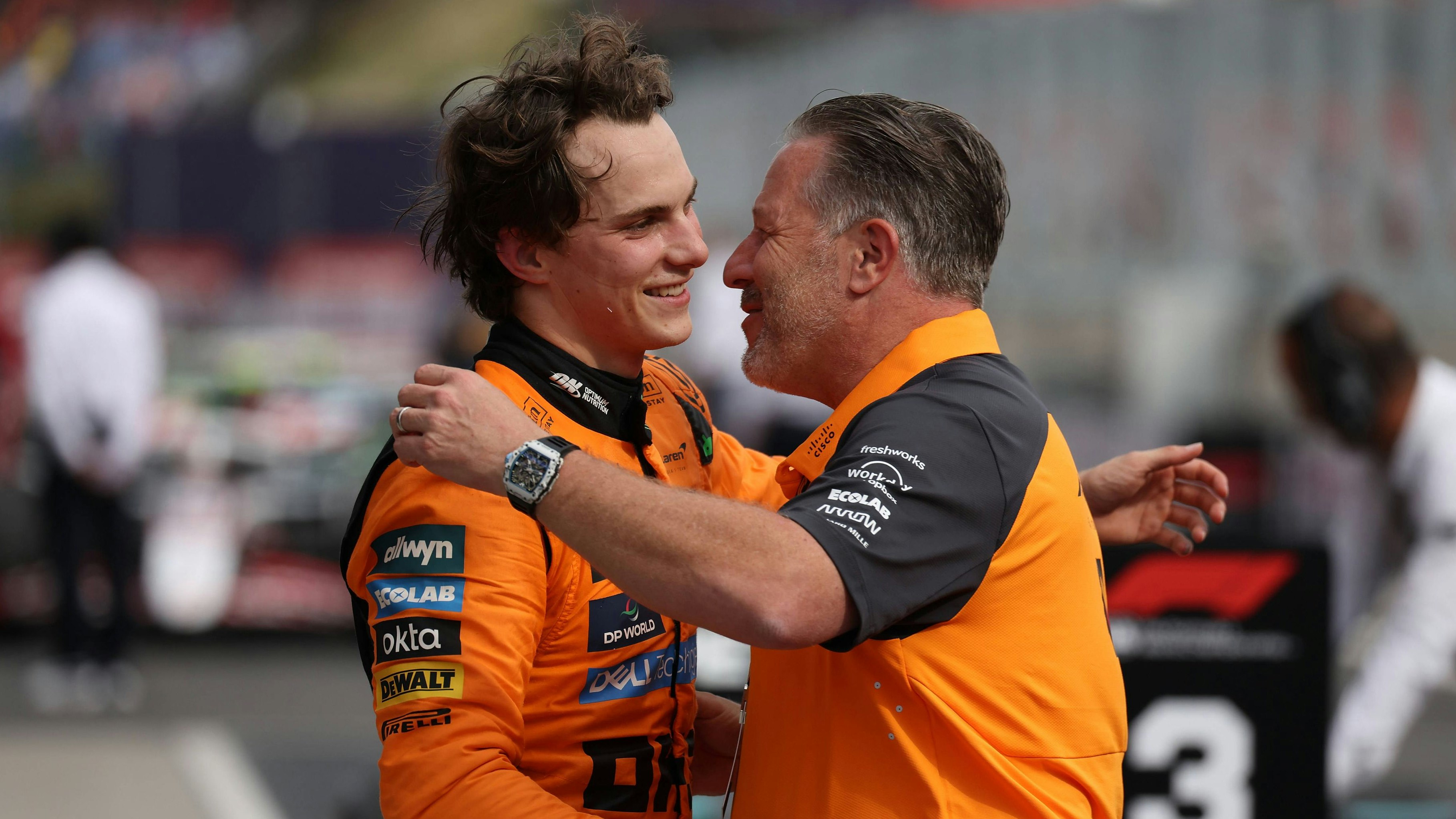 McLaren-Teamchef Zak Brown und Oscar Piastri, der WM-Führende der Formel 1. 