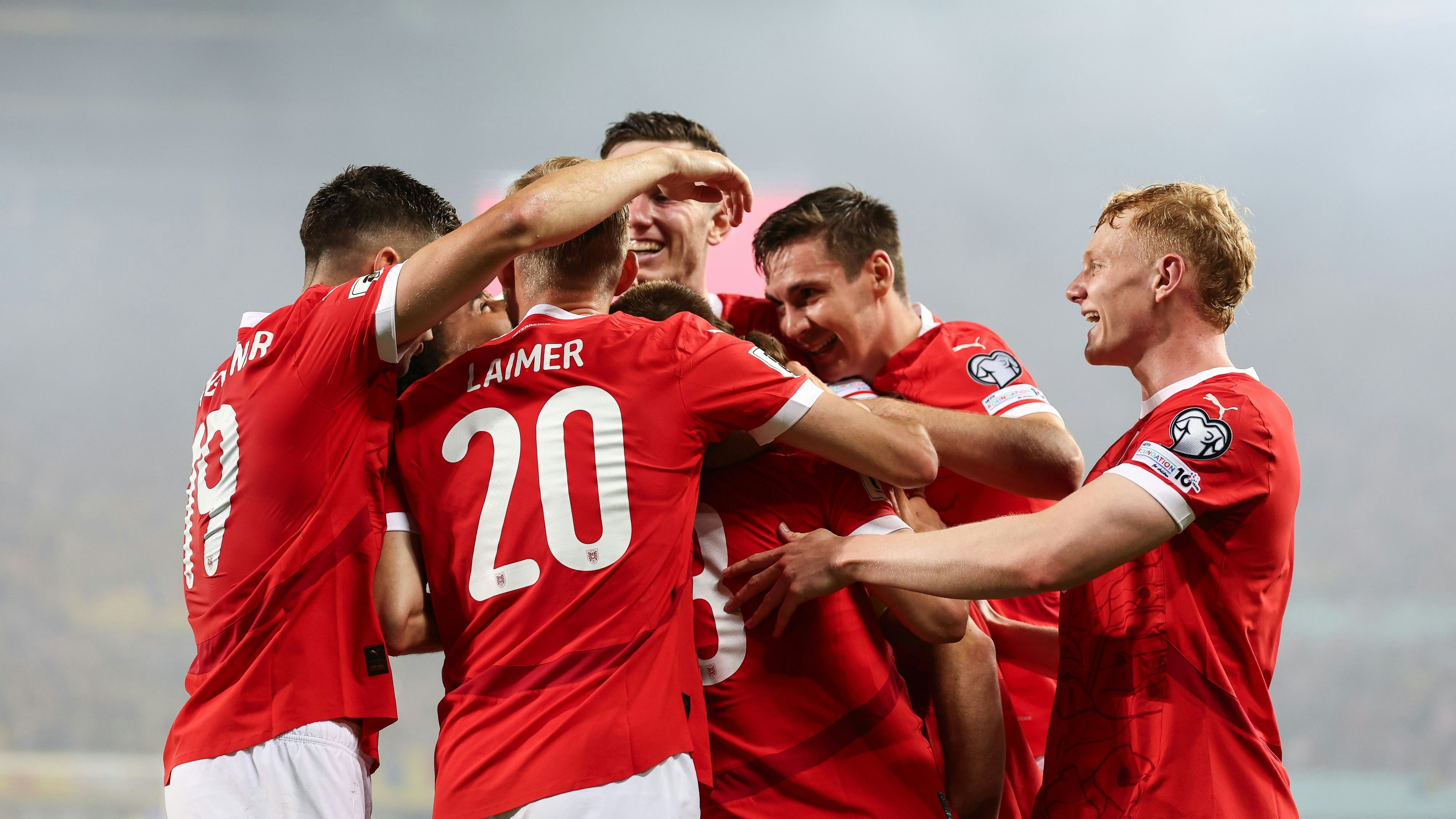 Österreichs Teamspieler bejubeln das Torspektakel gegen San Marino. 