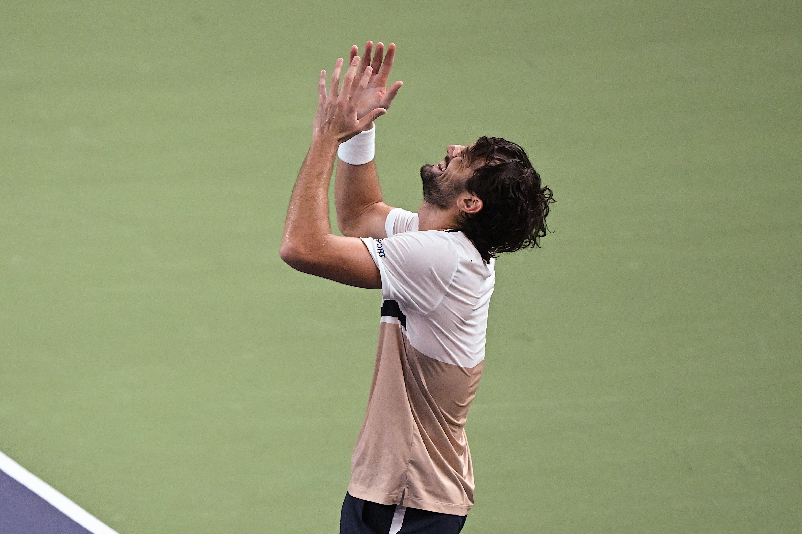 Valentis Vacherot feiert in Shanghai den bislang größten Titel seiner Karriere.