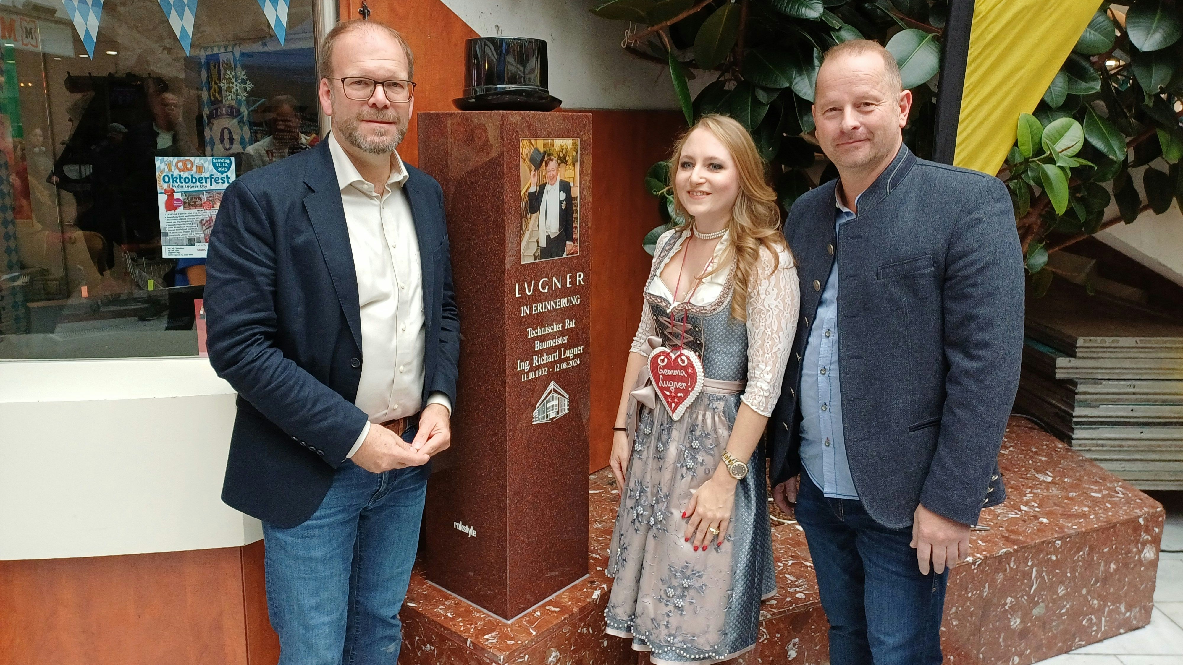 Heute.at - Zylinder aus Stein – Wien setzt Lugner ein Denkmal