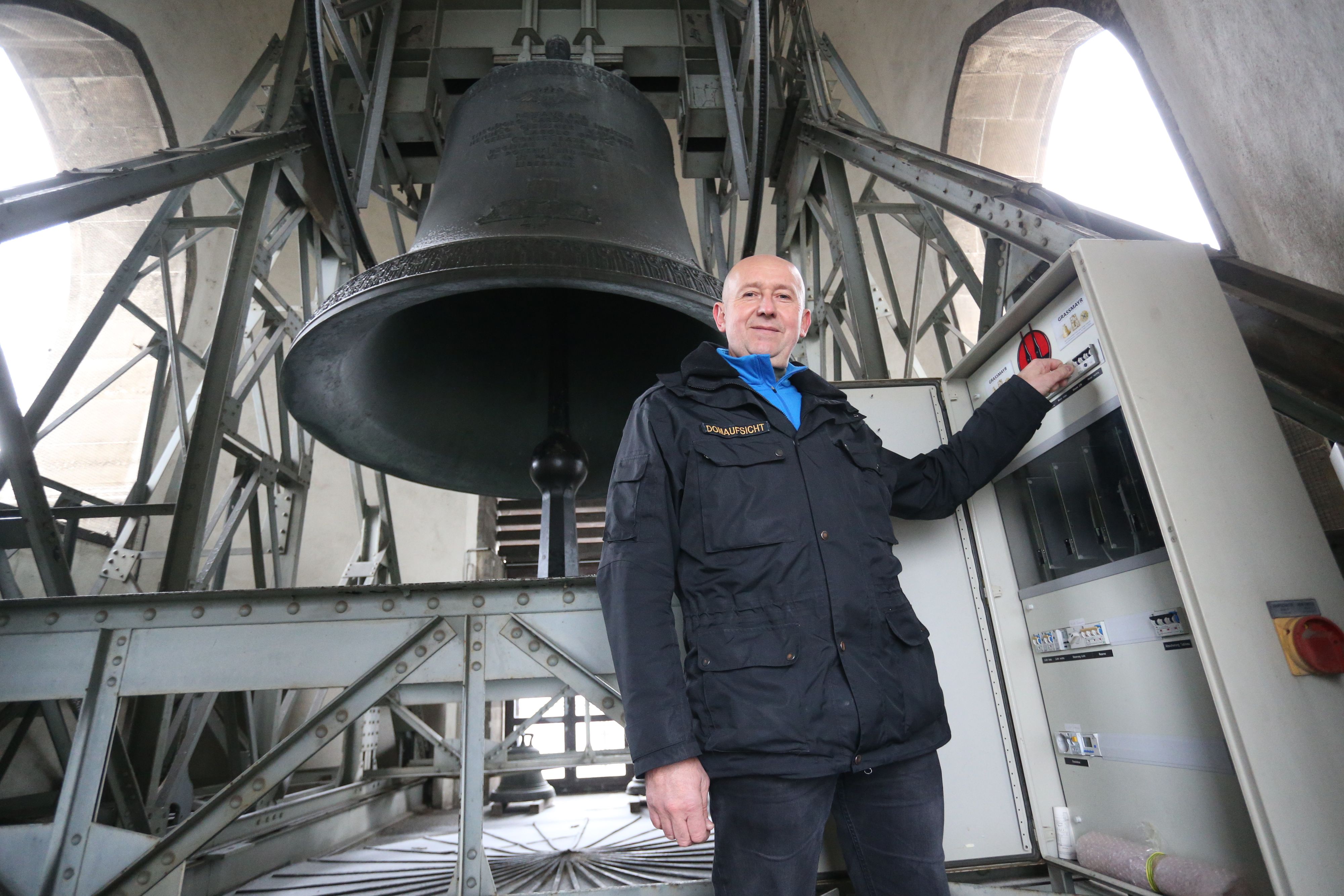 Die Pummerin im Stephansdom wiegt über 20 Tonnen und läutet nur zu ganz besonderen Anlässen.