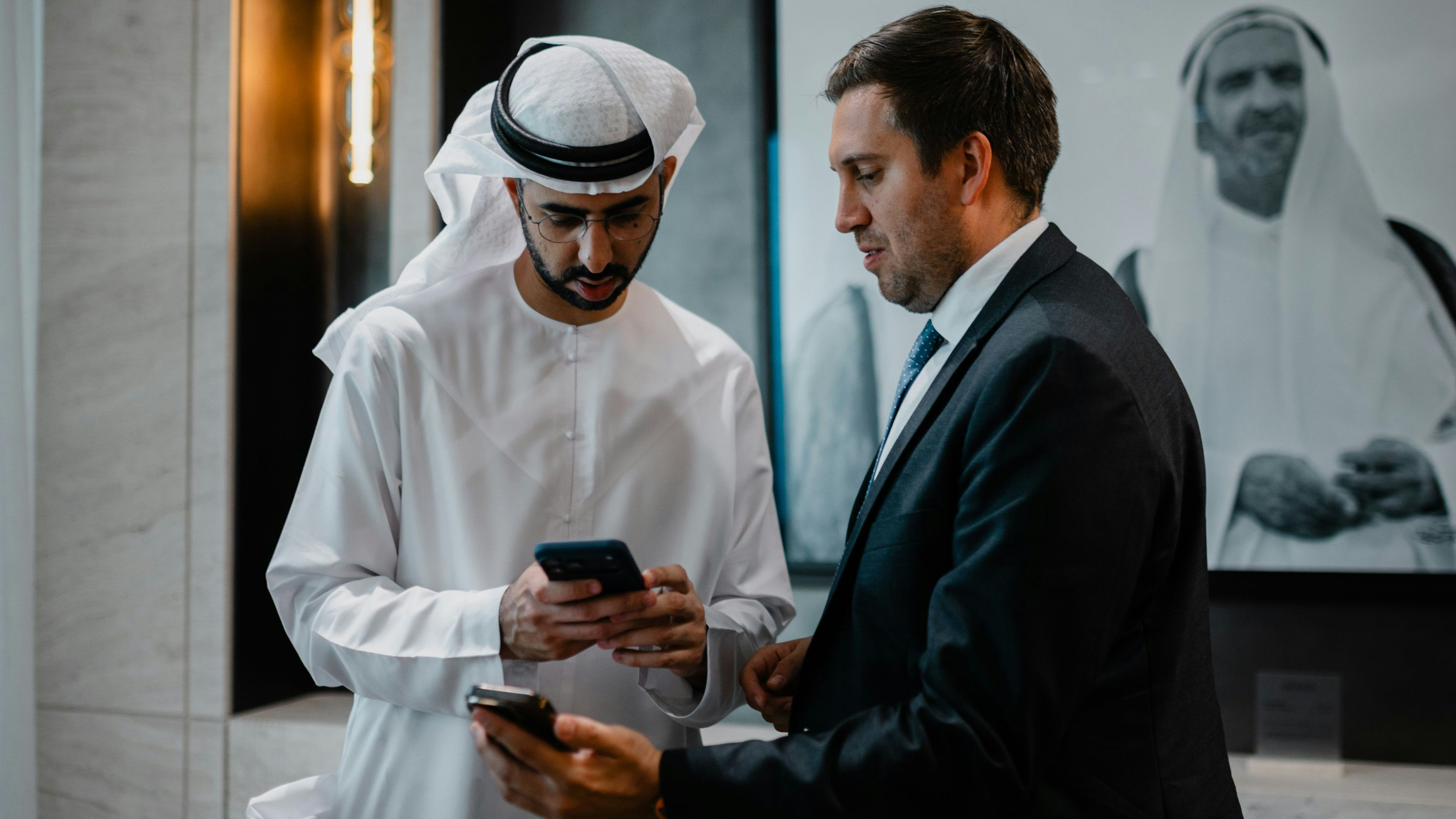 Heute.at - Pröll startet mit Vereinigten Emiraten KI-Offensive