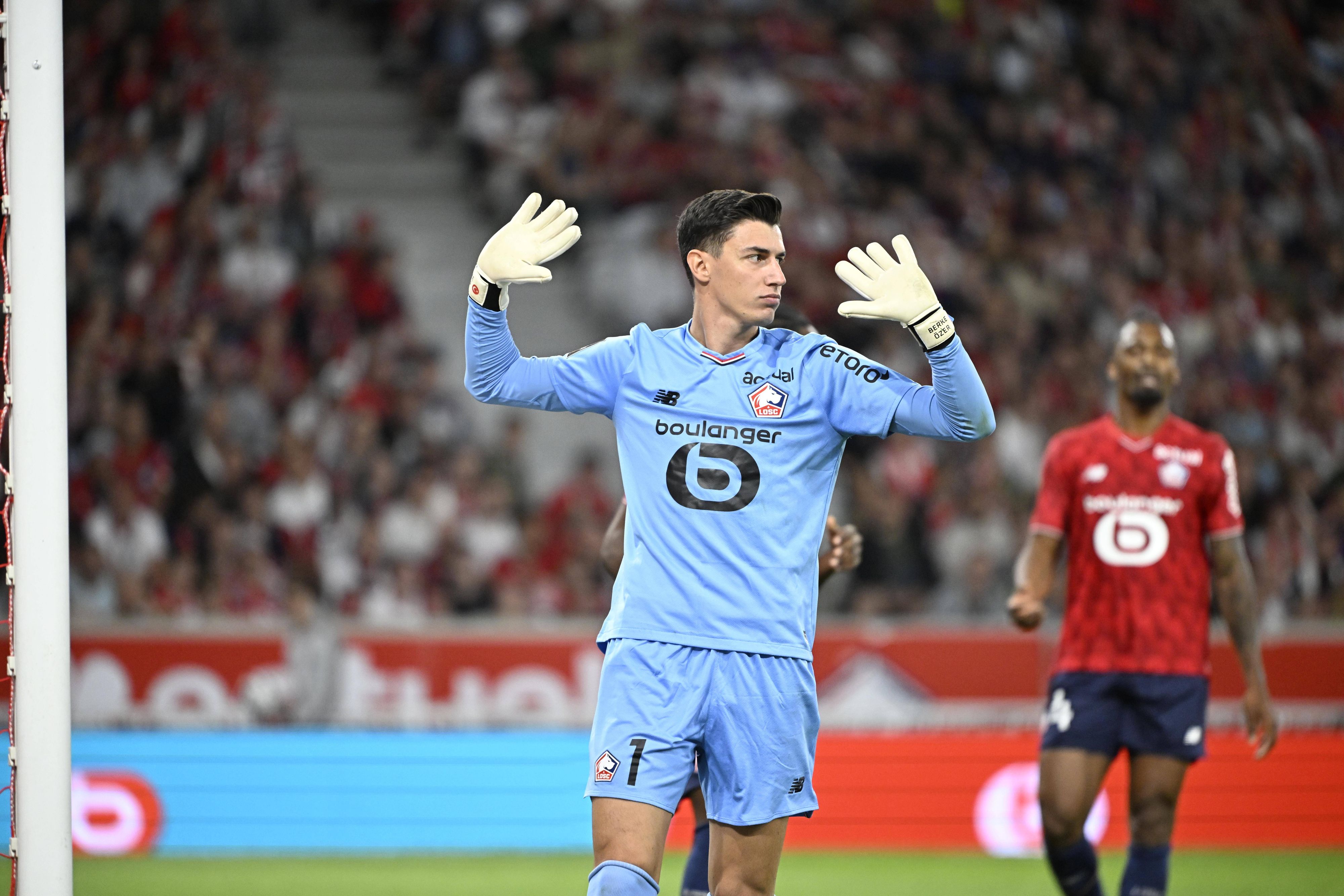 Berke Özer im Trikot von LOSC Lille.