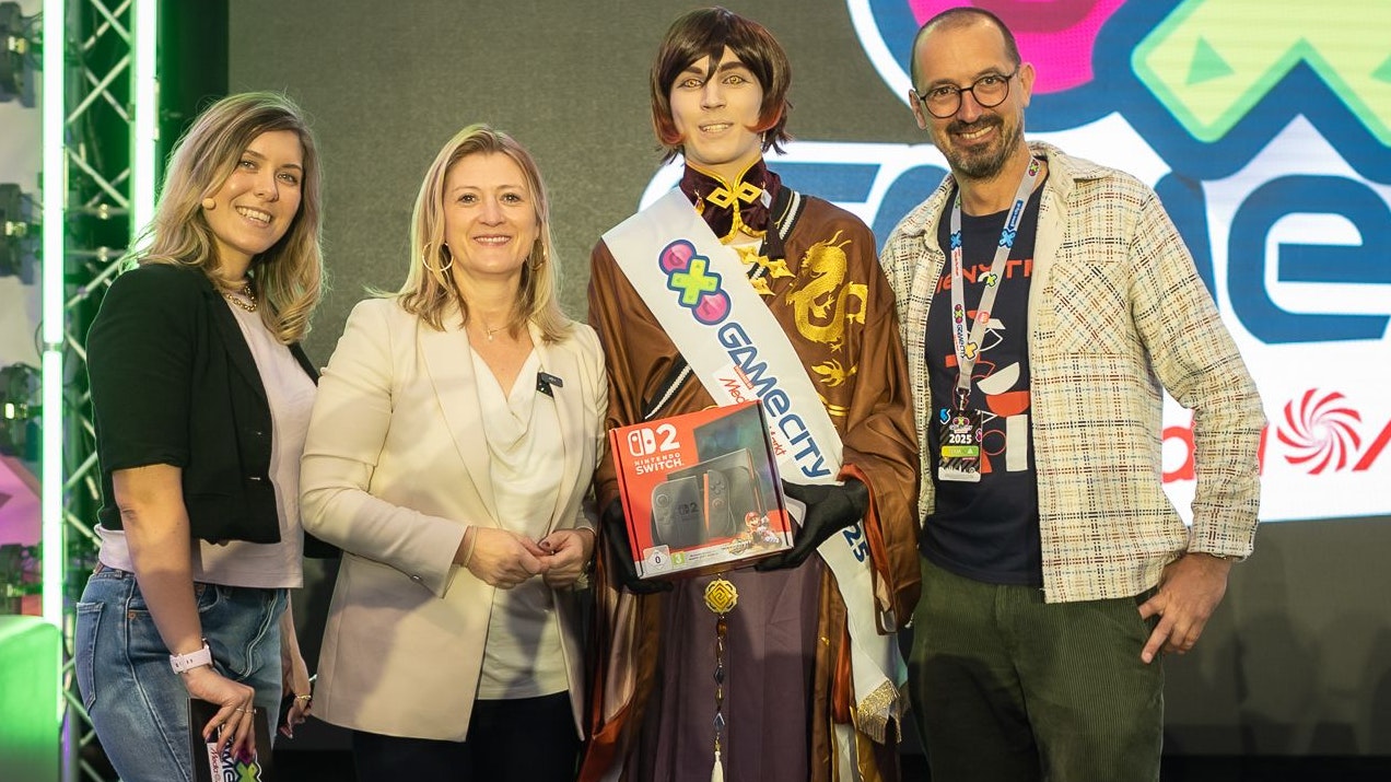 Rebecca Raschun (Moderatorin GAME CITY-Bühne), Vizebürgermeisterin Bettina Emmerling (Neos), Siptom (GAME CITY-Bürgermeister 2025), Vucko Schüchner (Geschäftsführer WIENXTRA)