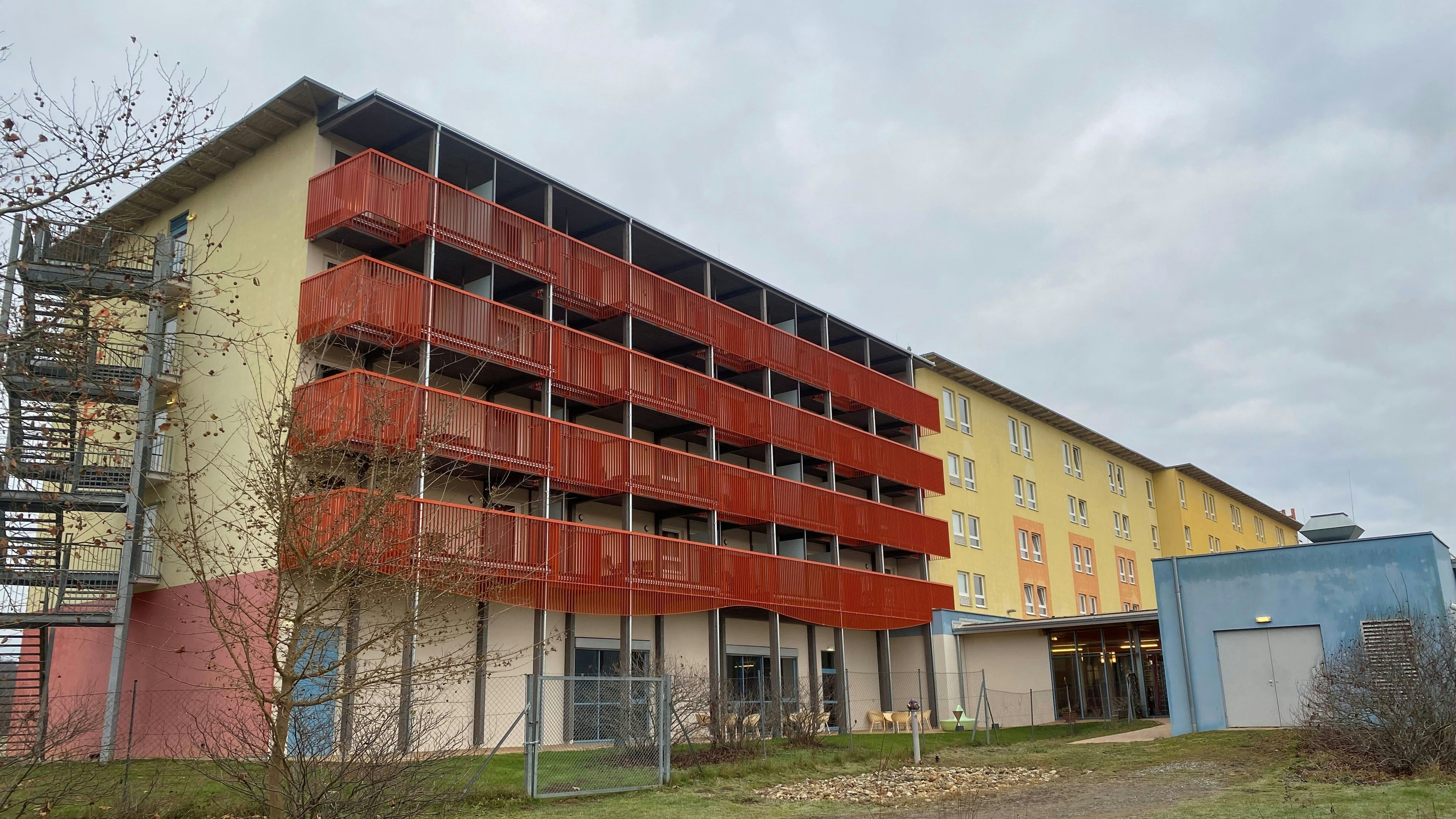 Wo es möglich war, bekamen die Zimmer Terrassen.