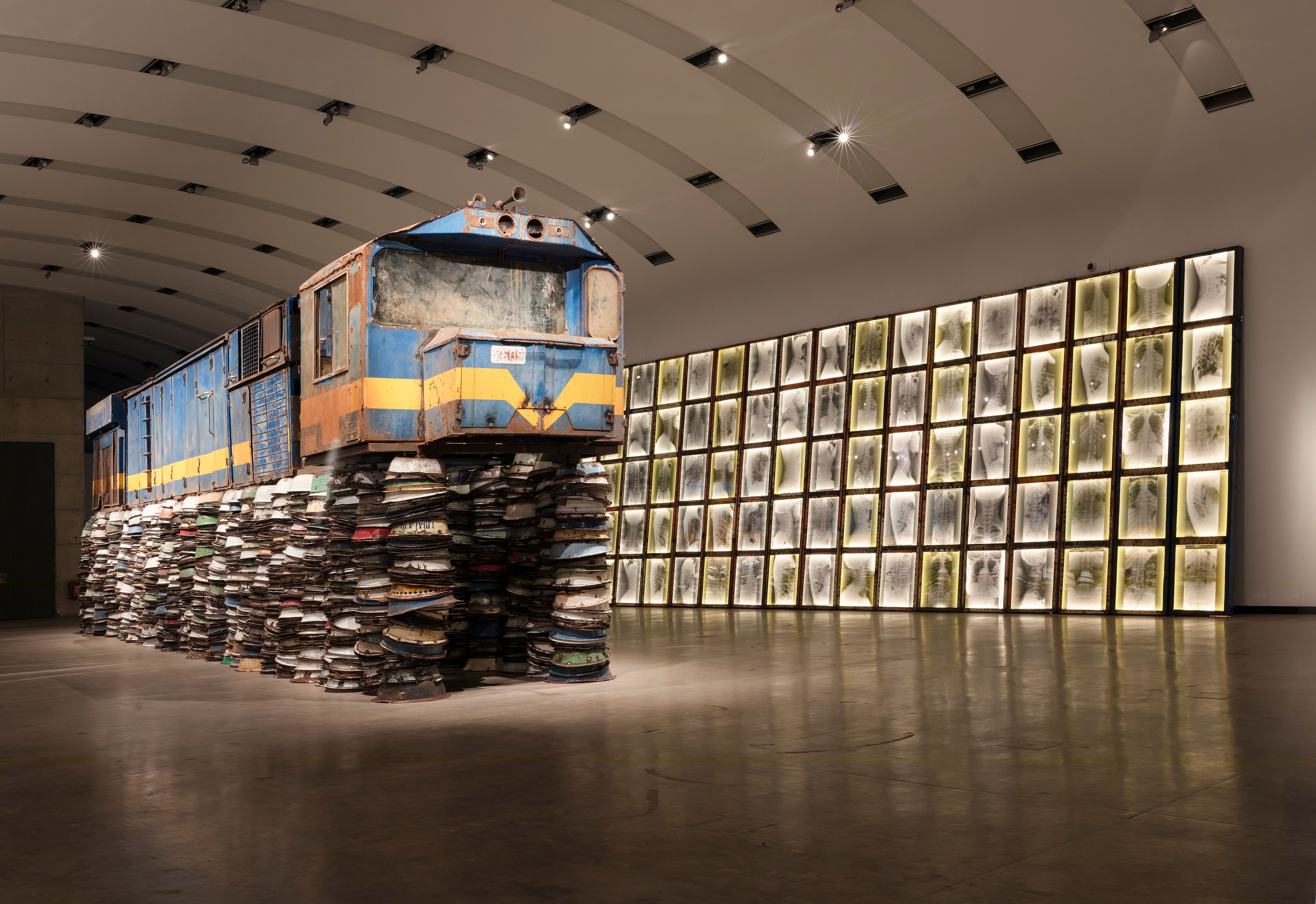 Die Kunsthalle Wien präsentiert noch bis 2. November die Einzelausstellung von Ibrahim Mahama.