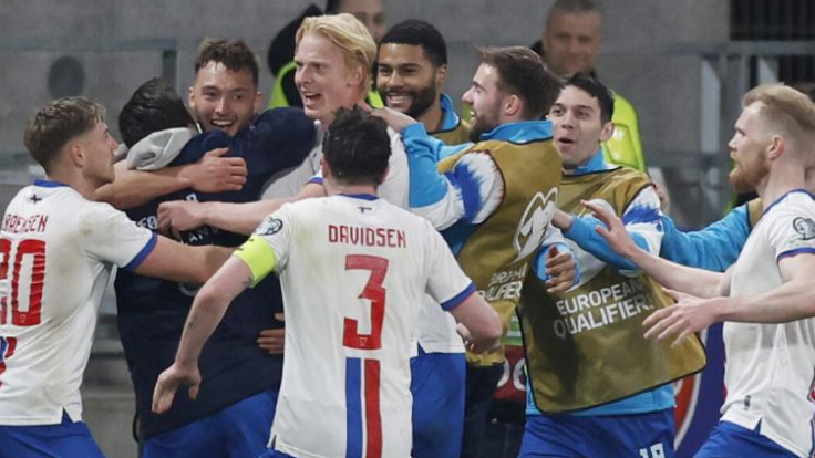 Heute.at - Sieg-Hattrick! Färöer träumen von der Fußball-WM