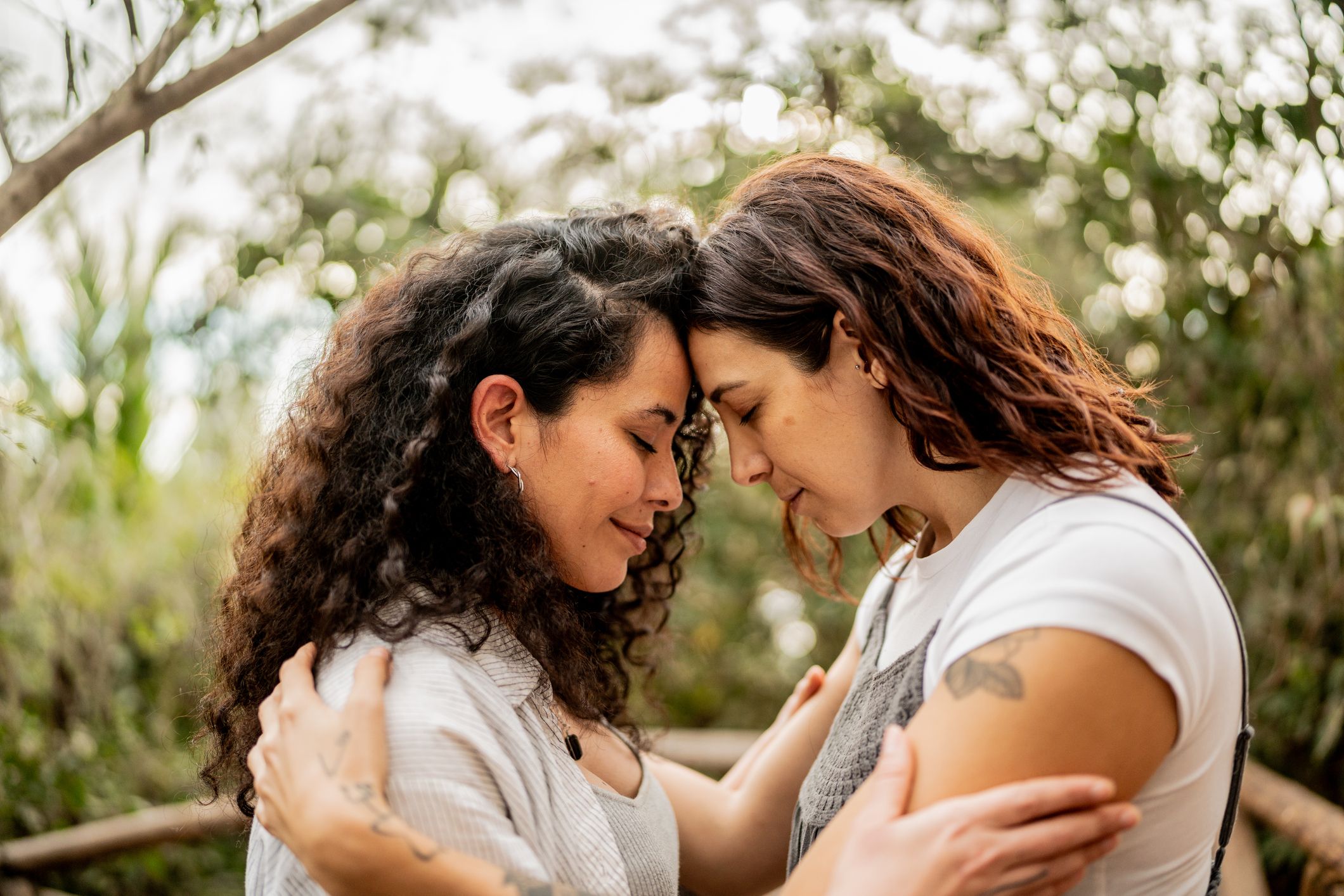 Nähe kann schön sein – aber wer zu viel mitträgt, verliert schnell sich selbst.