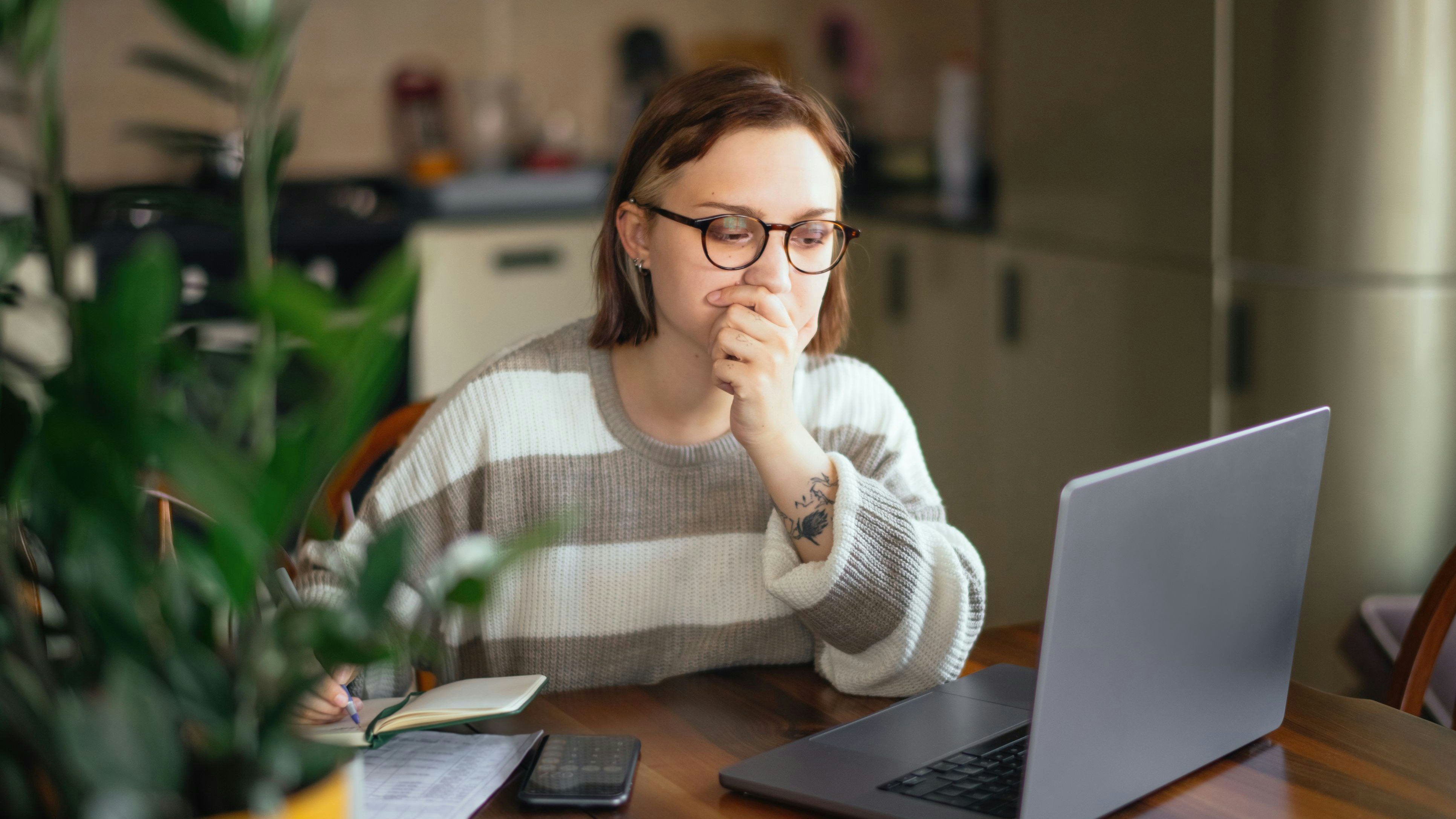 Heute.at - Hunderte illegale Finanz-Domains im Netz abgeschaltet