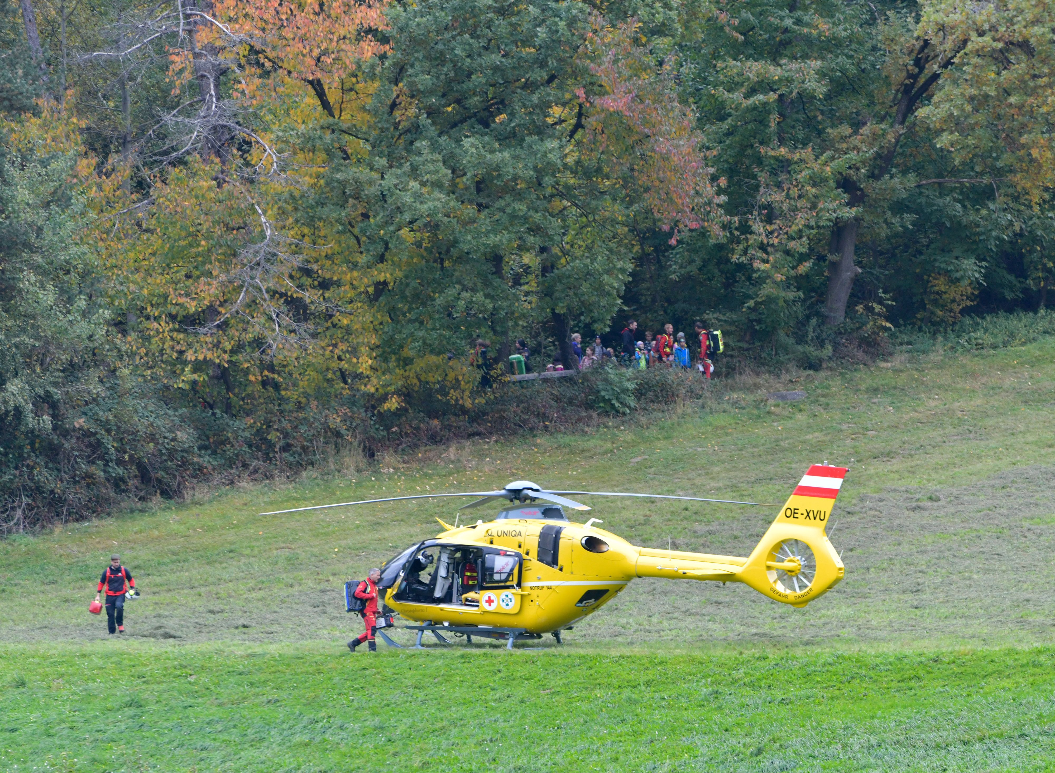 Ein Kind musste mit dem Notarzthubschrauber ins Spital gebracht werden. 