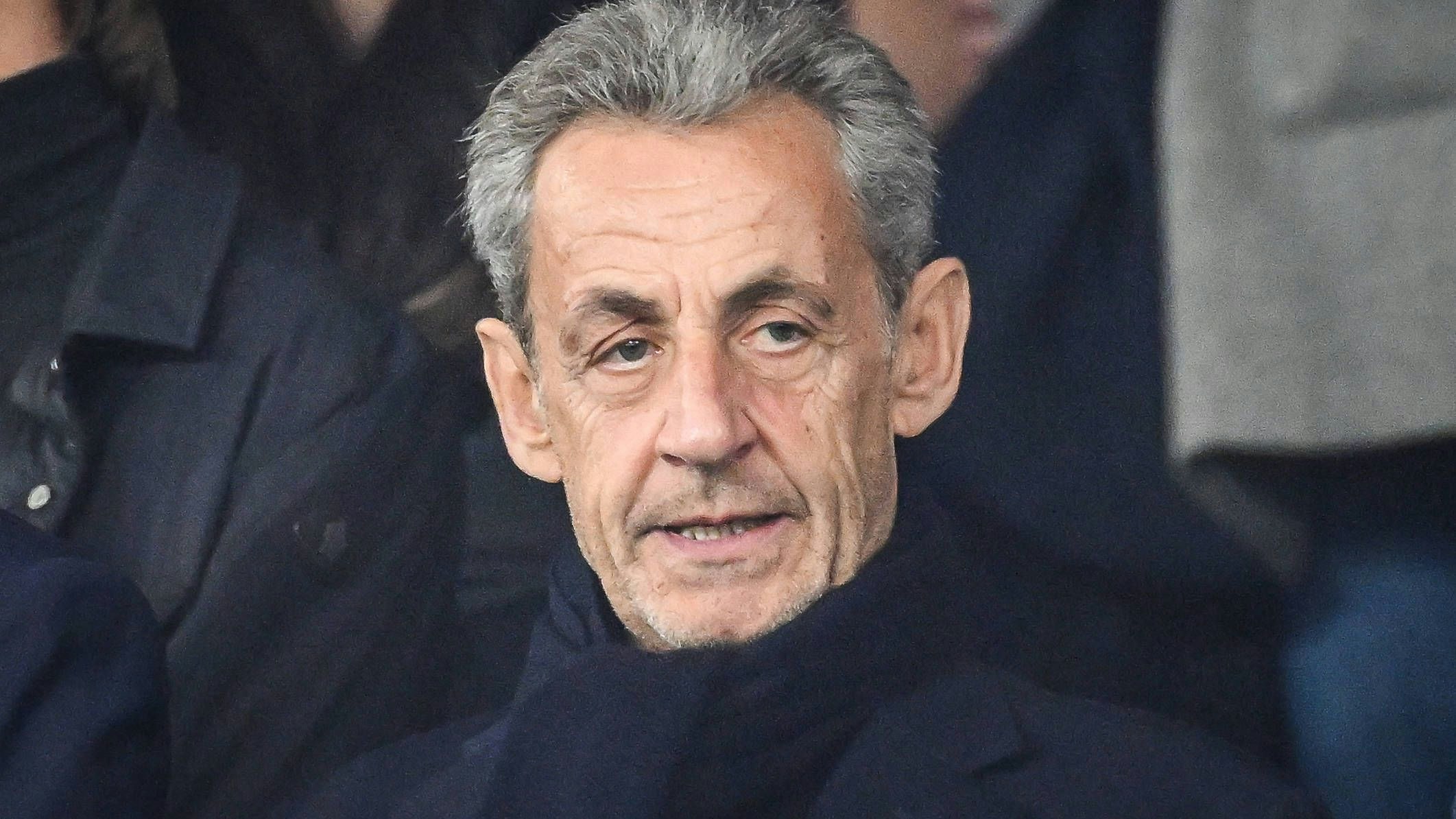 Nicolas Sarkozy während des Fußballspiels Paris Saint-Germain PSG und AJ Auxerre am 27. September 2025 in Paris.