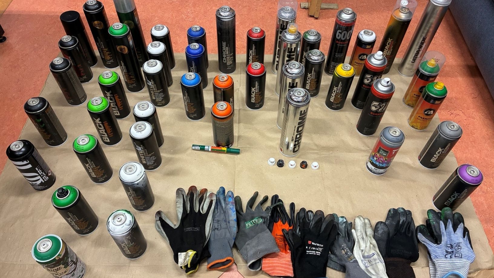 Heute.at - 78.000 Euro Schaden! Graffiti-Sprayer ausgeforscht